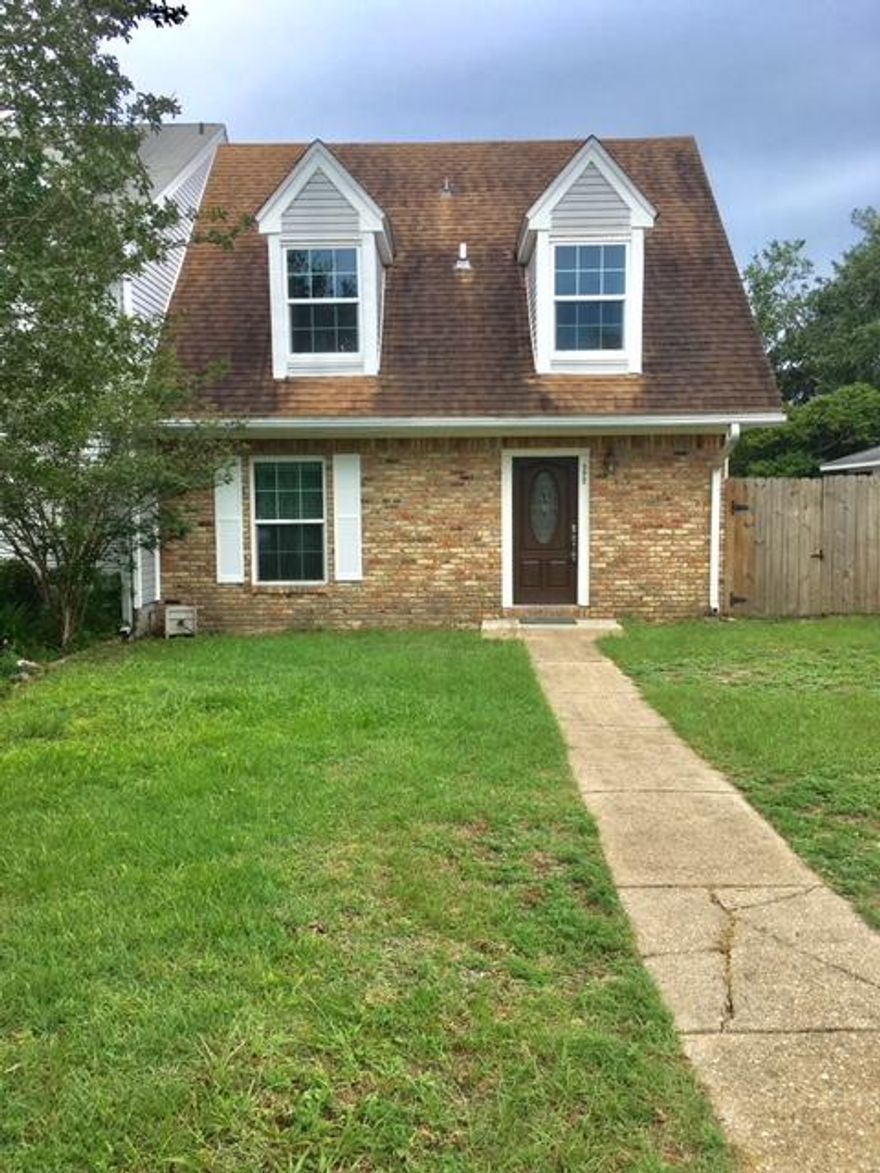 AVAIL: 7/12. FLEXIBLE S/D = TO 1 MO. RENT CAN BE MADE IN 2 MO. INSTALLMENTS IF QUALIFIED. SORRY, NO PETS/SMOKING ALLOWED. Nice centrally located END UNIT town home. Close & convenient to EVERYTHING- schools, shopping, restaurants & between both bases! NEWER INTERIOR PAINT & CARPET UPSTAIRS! PRIVACY FENCED BACKYARD! Relax/entertain on the open back patio. Storage closet off back patio for your extra stuff. Laminate floors on bottom level & tiled floors in wet areas. Kitchen has all the appliances in place. Utility closet downstairs w/ washer & dryer included! 1/2 bathroom downstairs for guests & 2 bedrooms & 1 full bathroom upstairs. All electric! Master bedroom has a walk in closet & an extra bonus/storage area. Call to see today, this one wont last long!