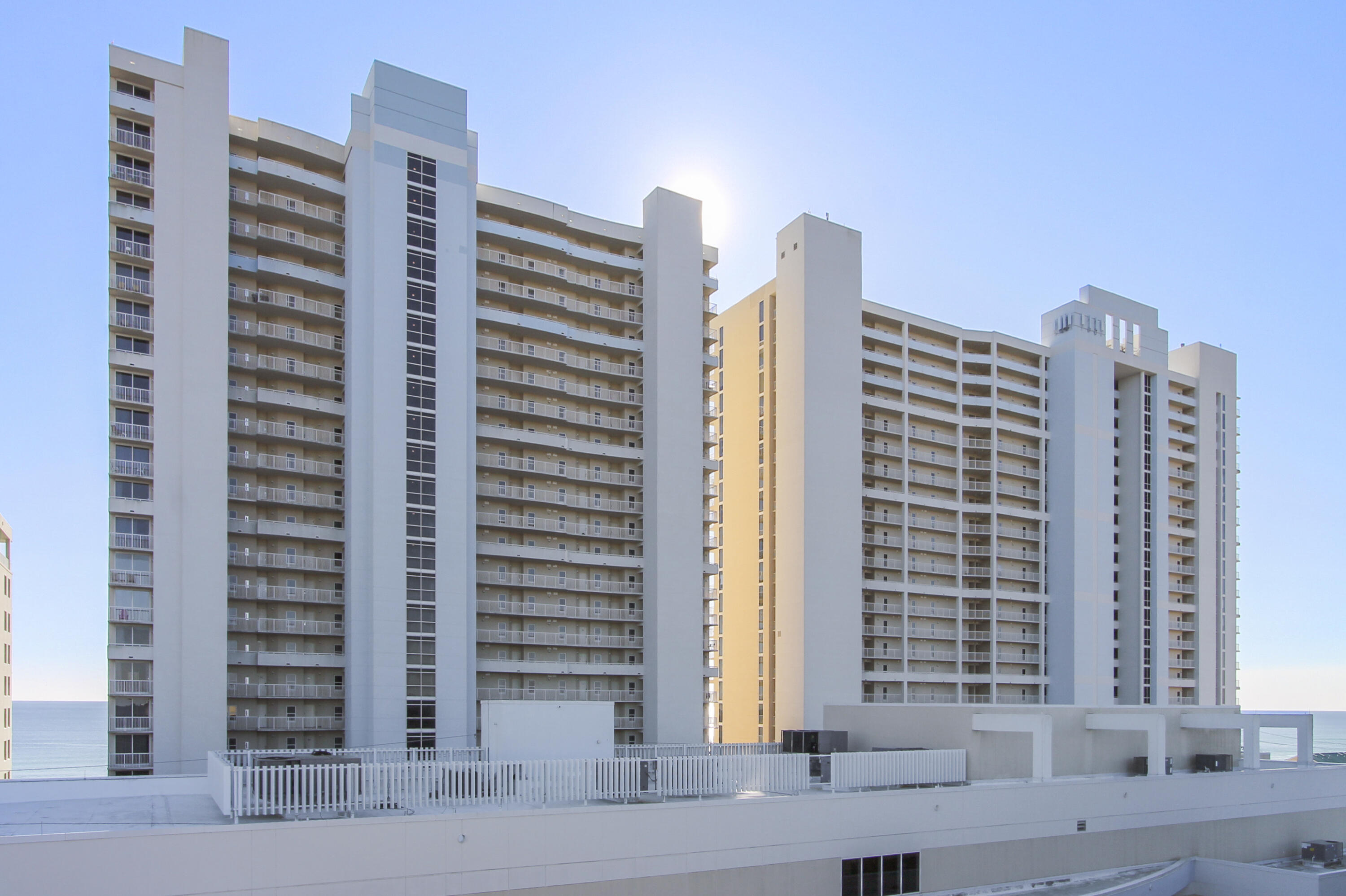 MAJESTIC BEACH TOWERS I - Residential