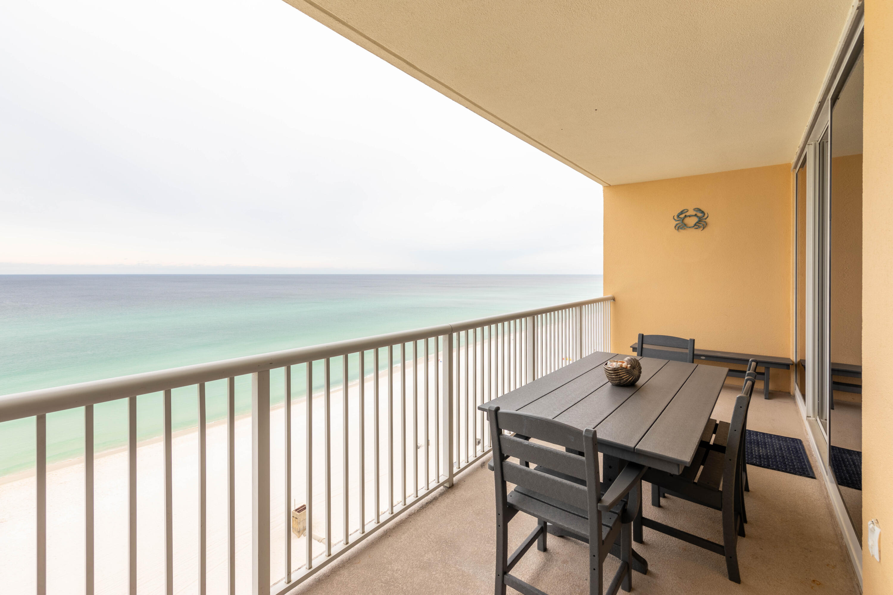 MAJESTIC BEACH TOWERS I - Residential