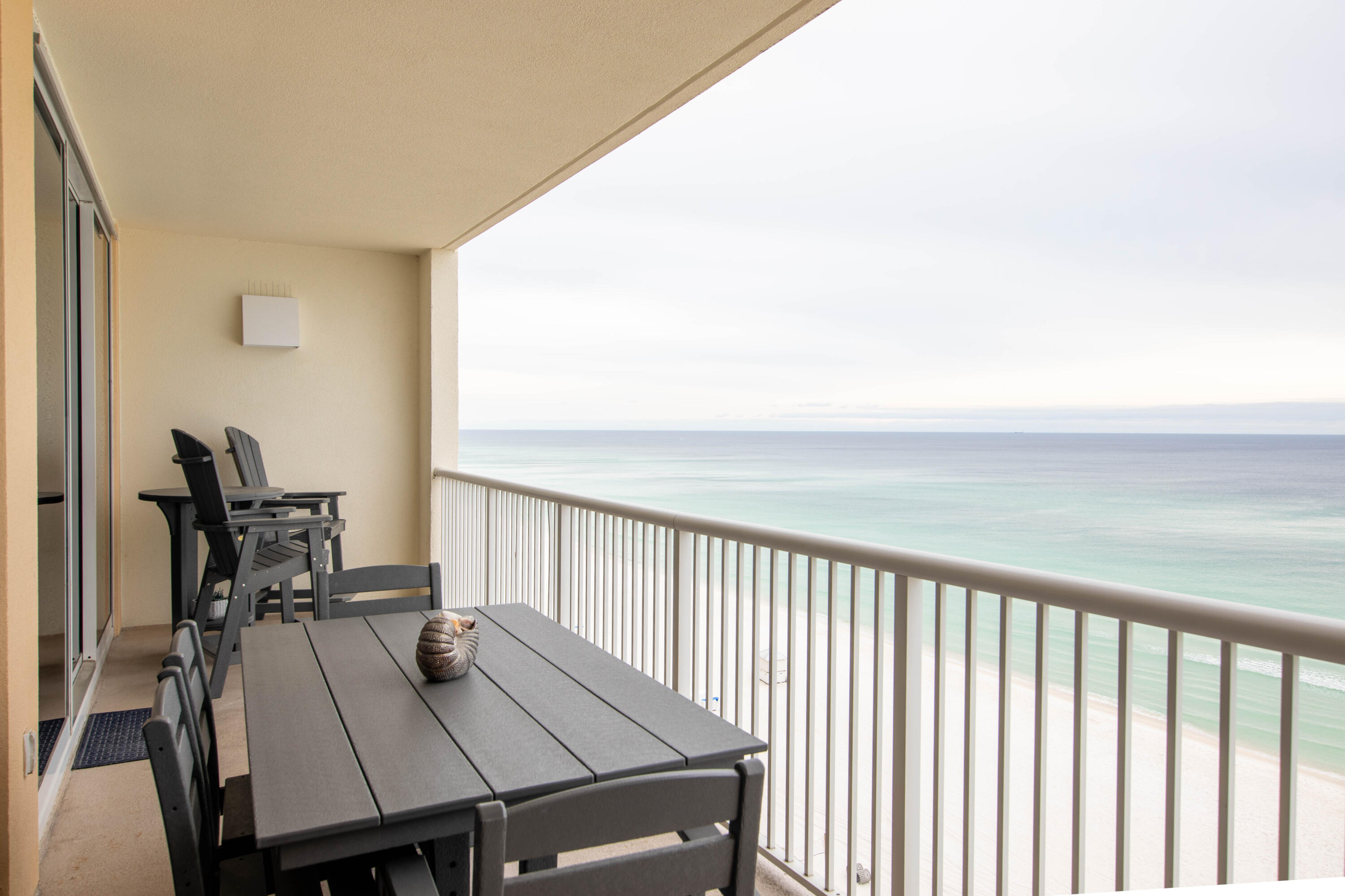 MAJESTIC BEACH TOWERS I - Residential