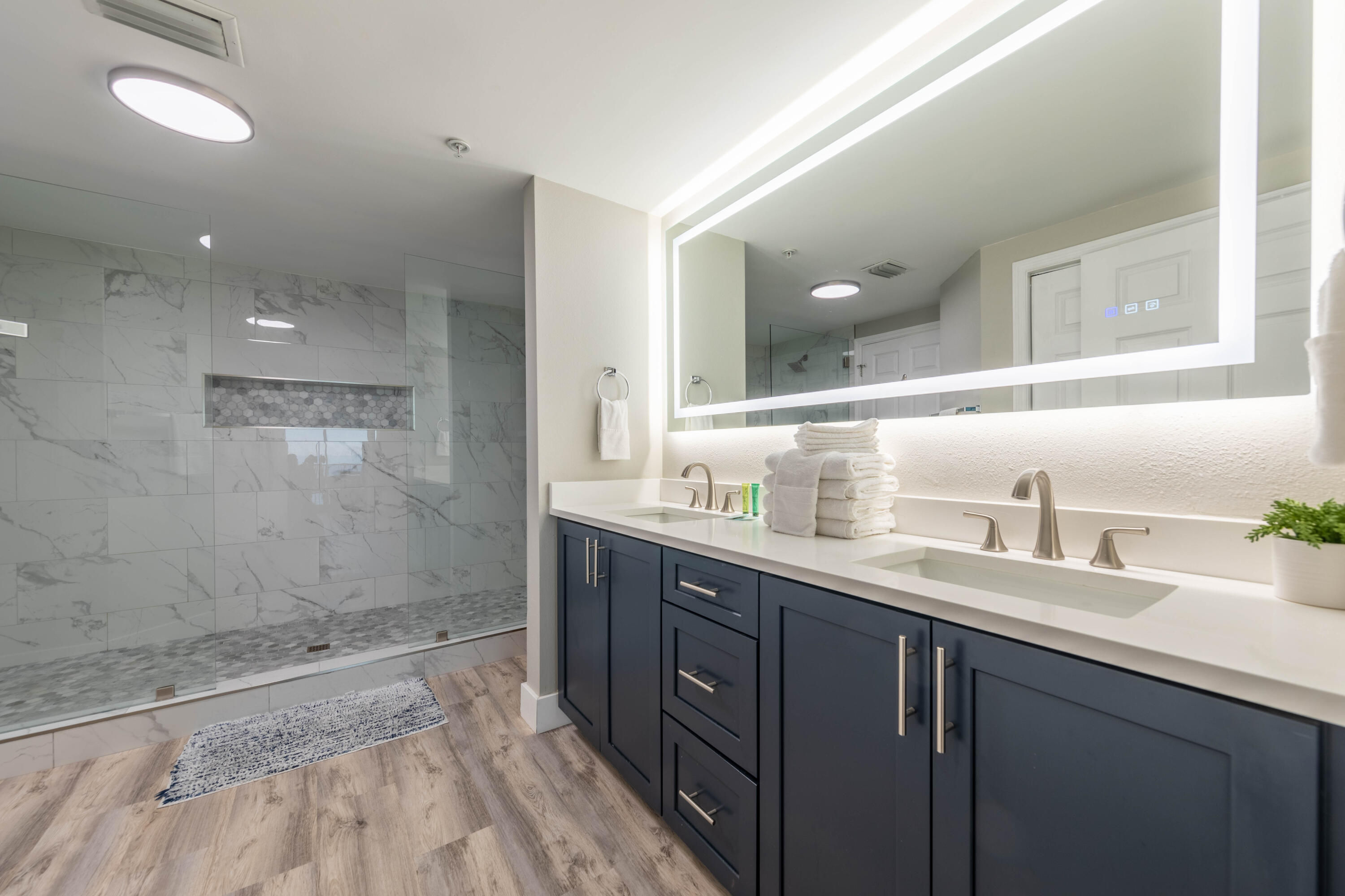 MAJESTIC BEACH TOWERS I - Residential