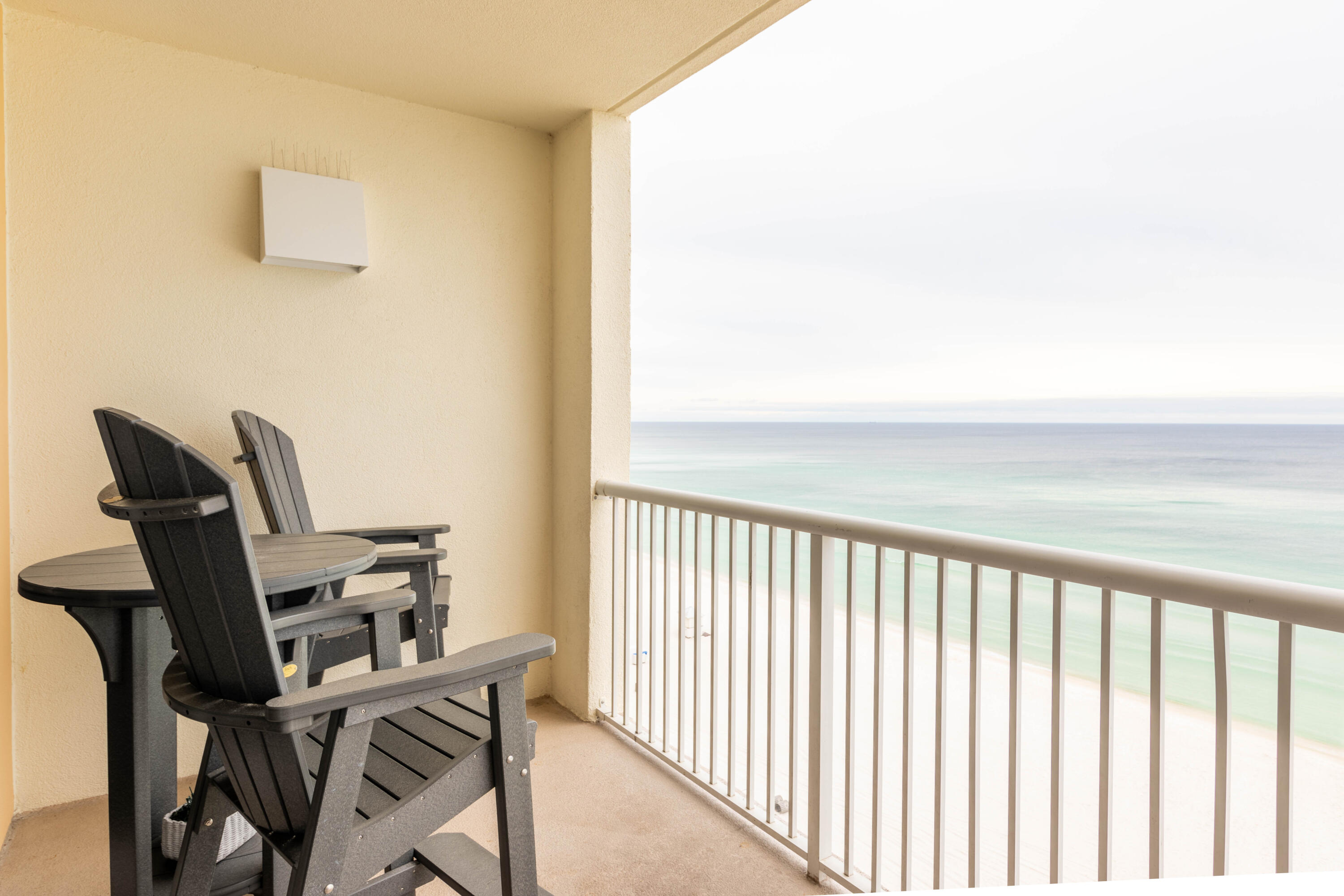 MAJESTIC BEACH TOWERS I - Residential