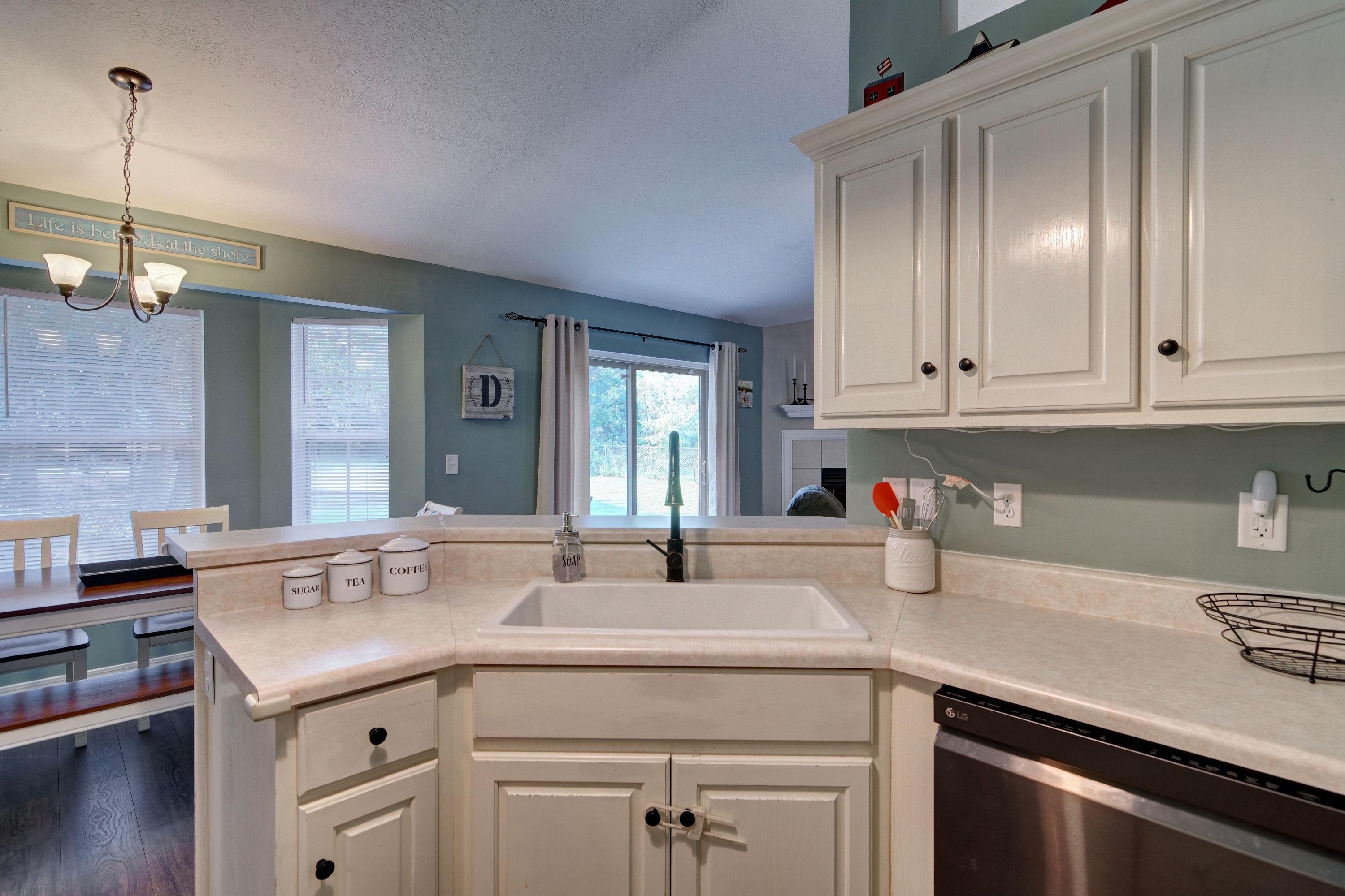 HOLLEY BY THE SEA - Residential