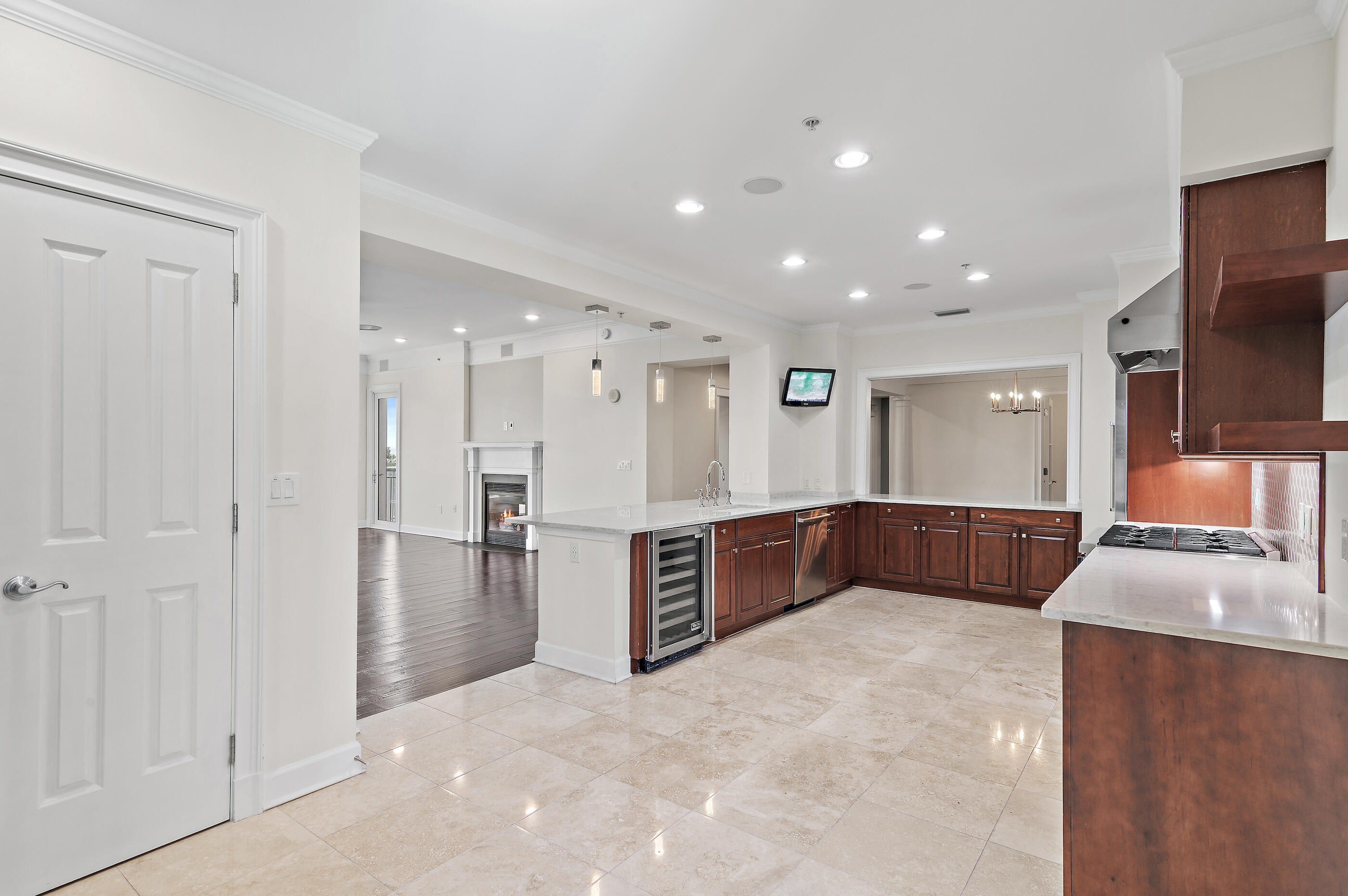 ONE WATER PLACE - Residential