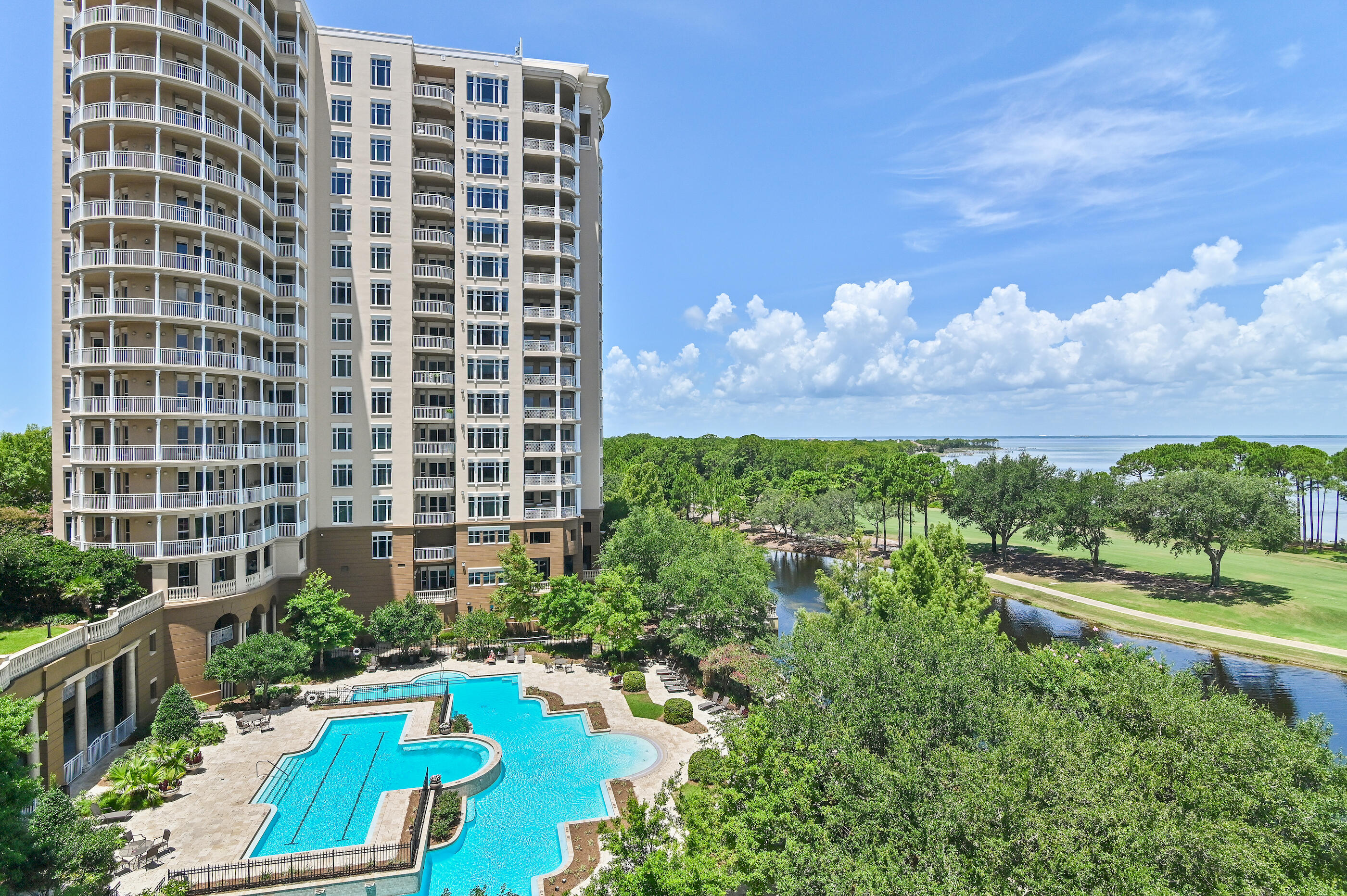ONE WATER PLACE - Residential