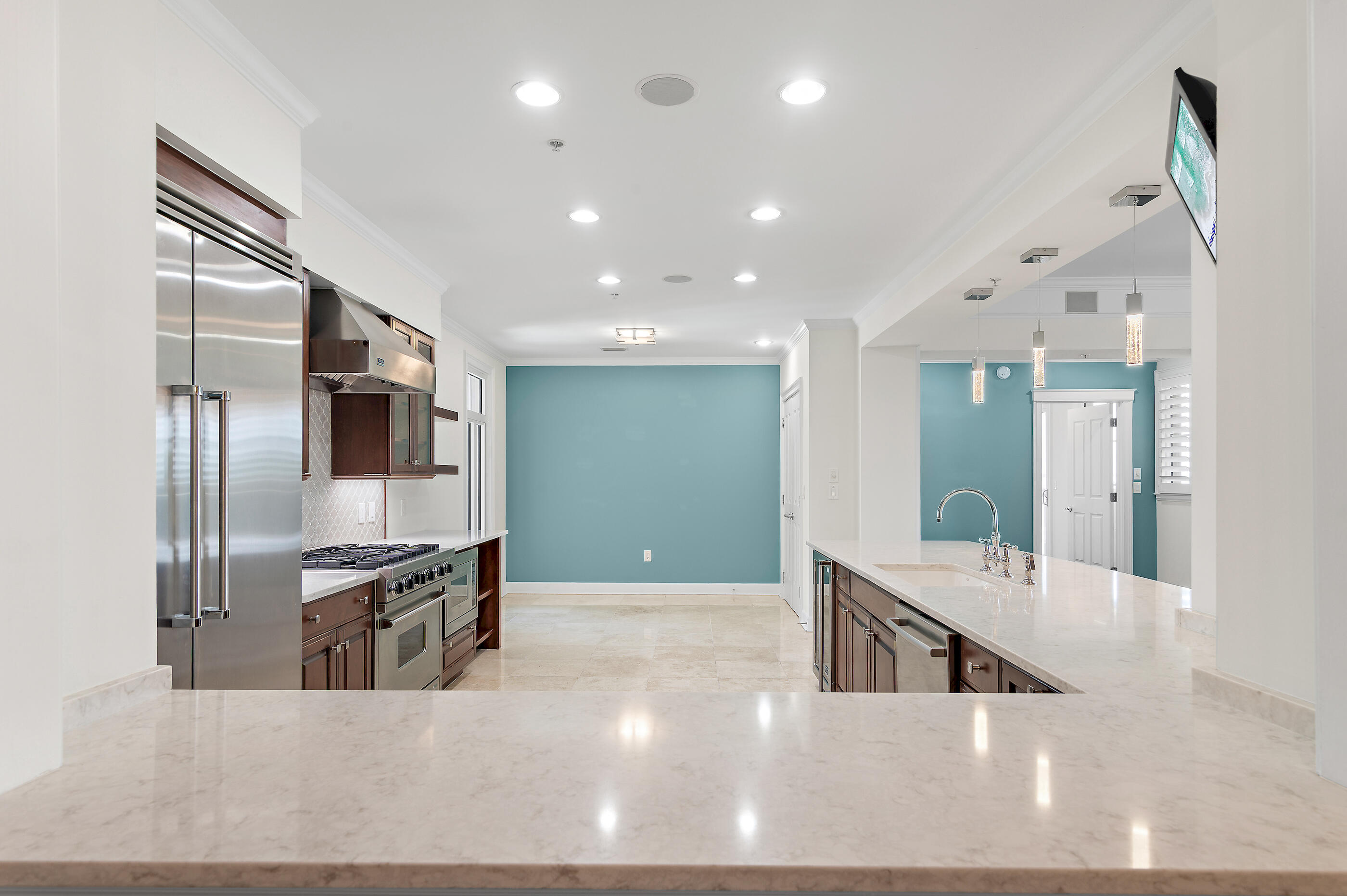 ONE WATER PLACE - Residential