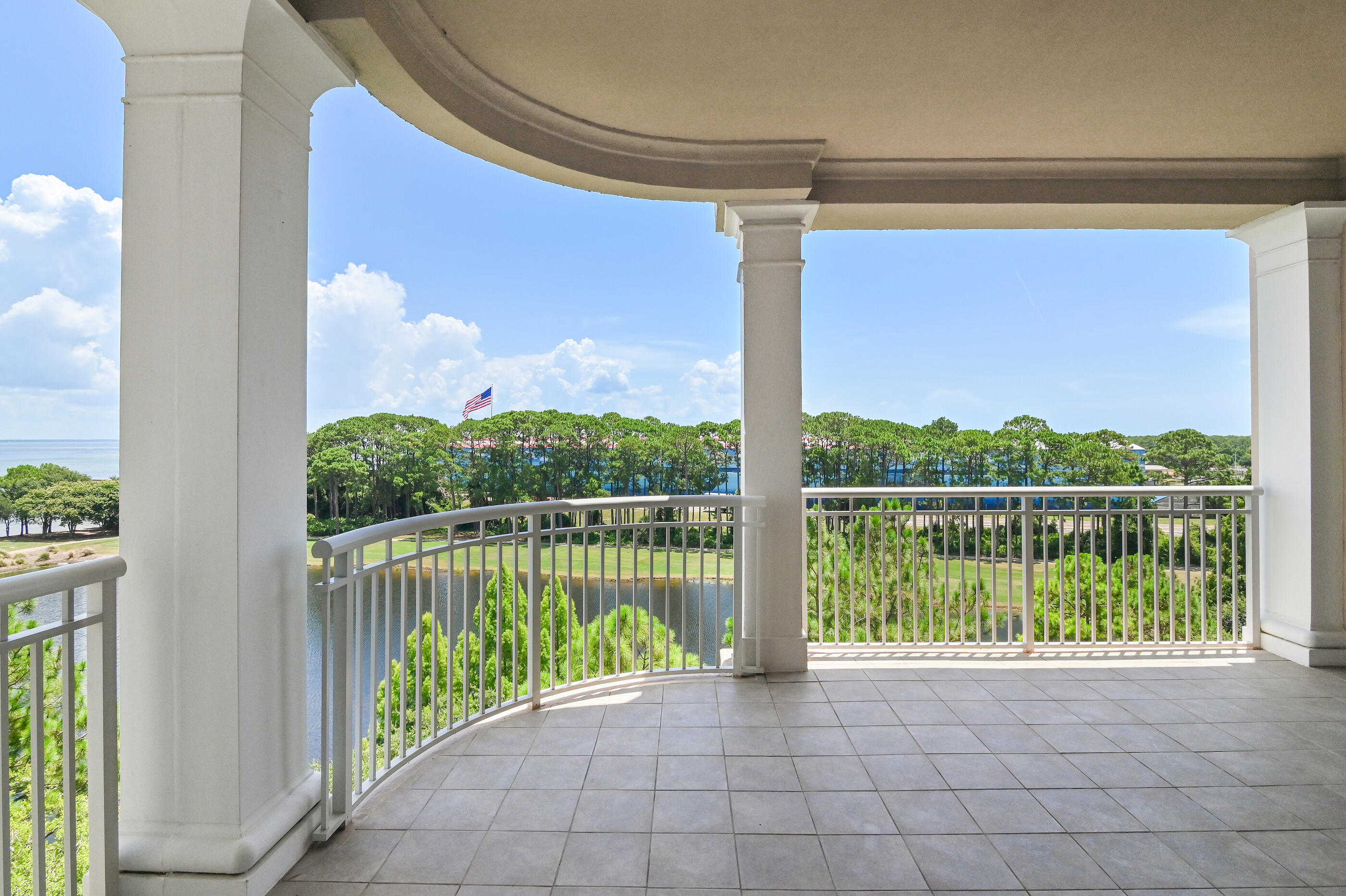 ONE WATER PLACE - Residential