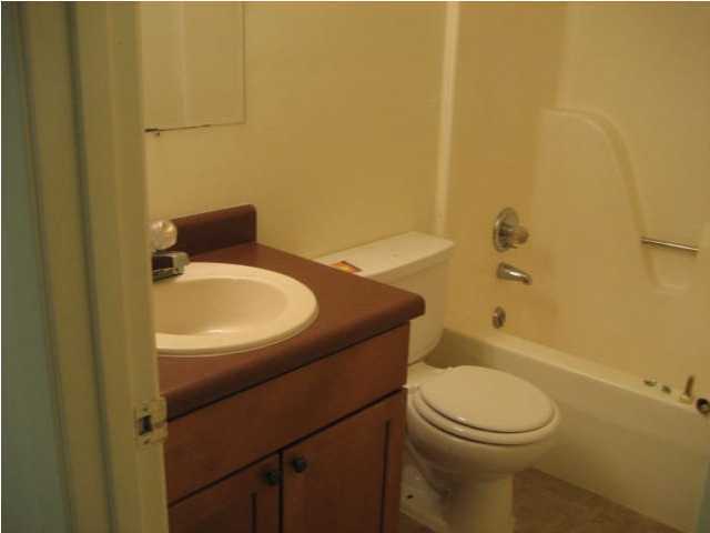 PORT DIXIE - Residential Lease