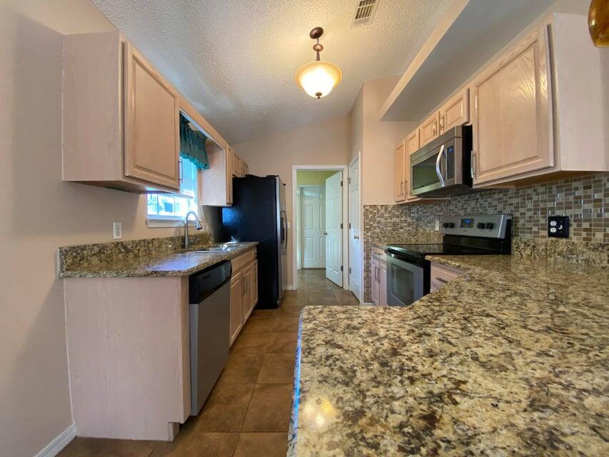 LIGHTHOUSE POINTE - Residential