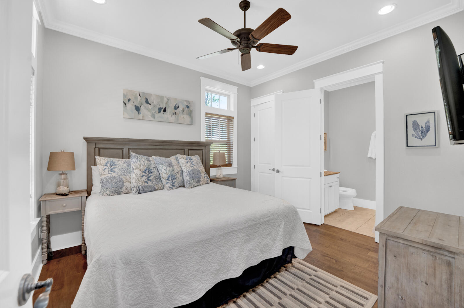 COTTAGES AT EASTERN LAKE - Residential