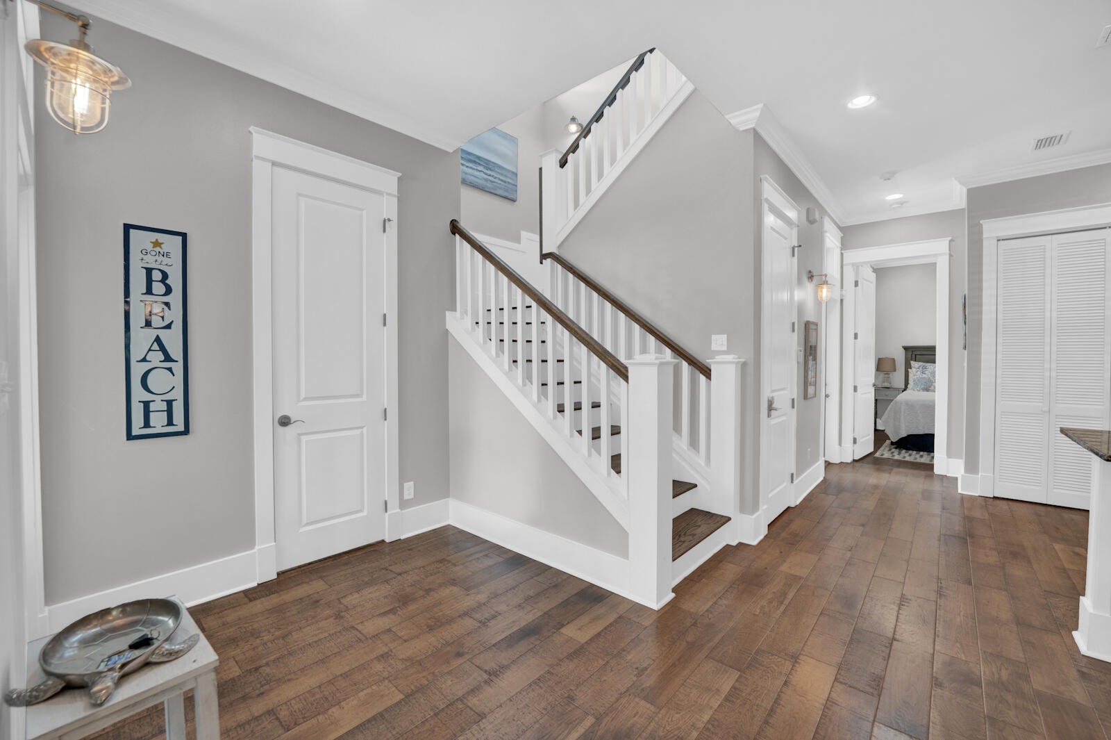 COTTAGES AT EASTERN LAKE - Residential