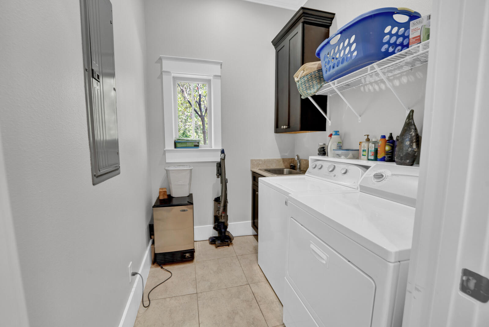 COTTAGES AT EASTERN LAKE - Residential