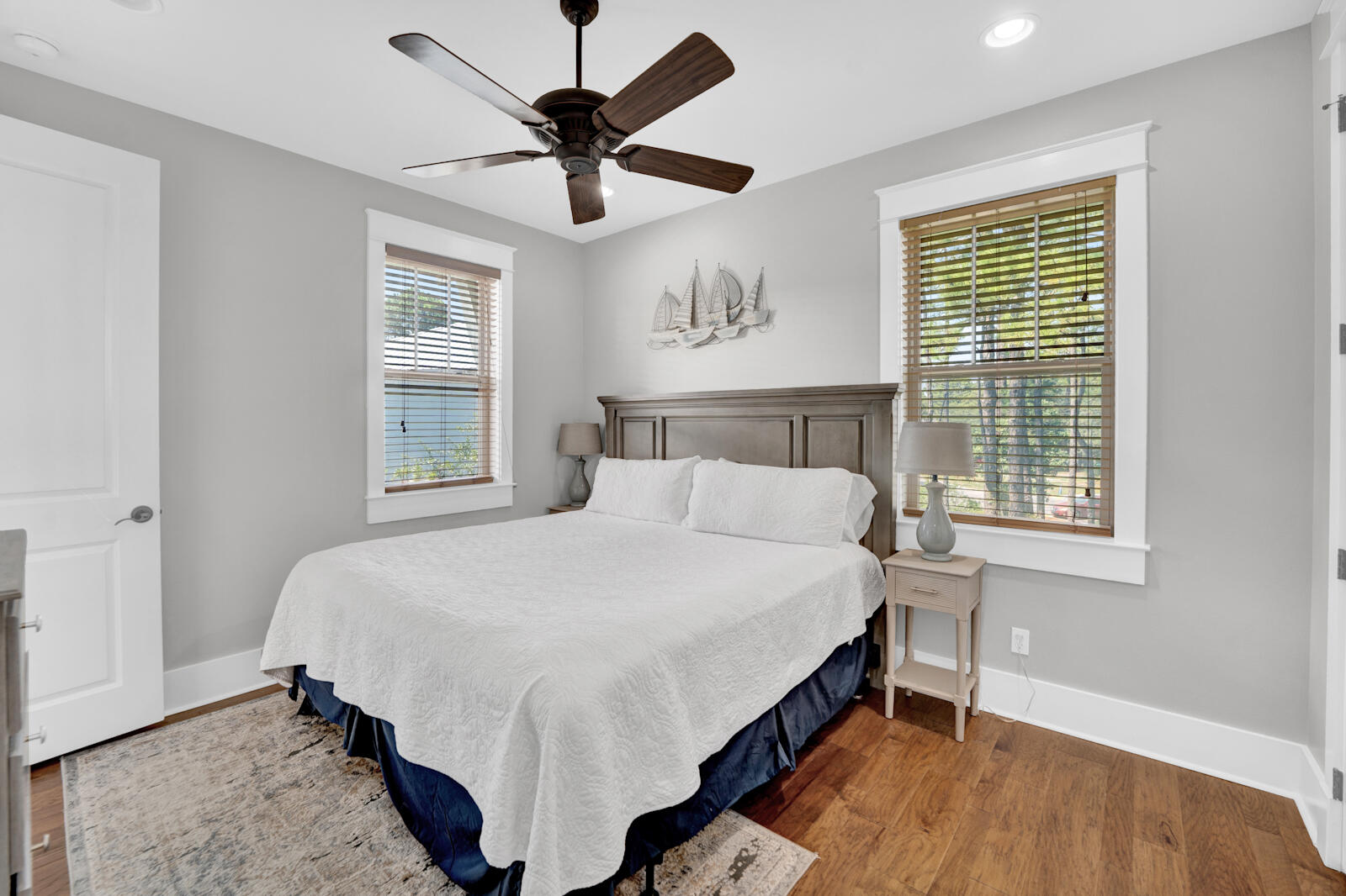 COTTAGES AT EASTERN LAKE - Residential