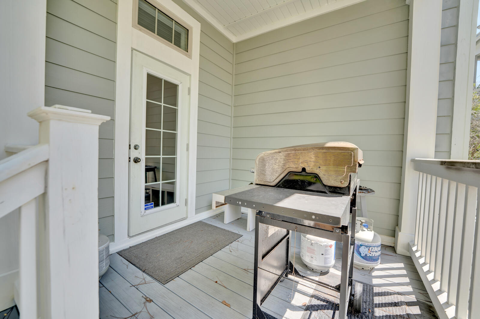 COTTAGES AT EASTERN LAKE - Residential