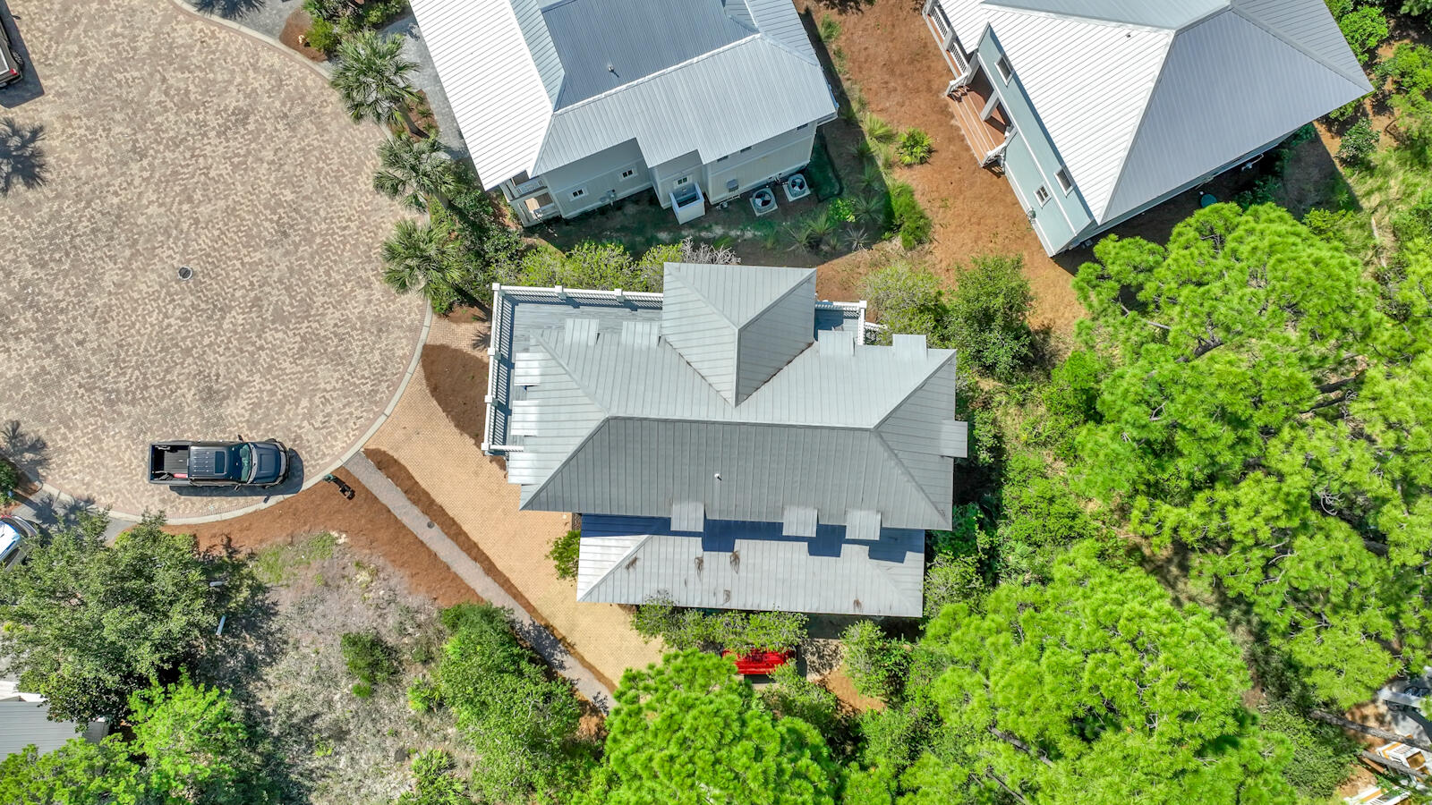 COTTAGES AT EASTERN LAKE - Residential