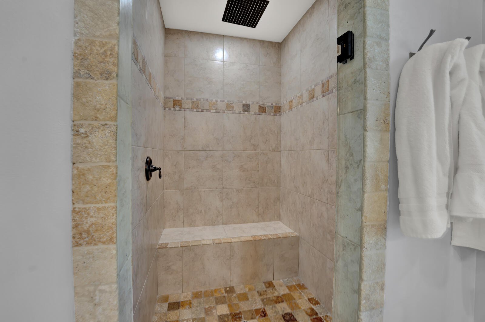 COTTAGES AT EASTERN LAKE - Residential