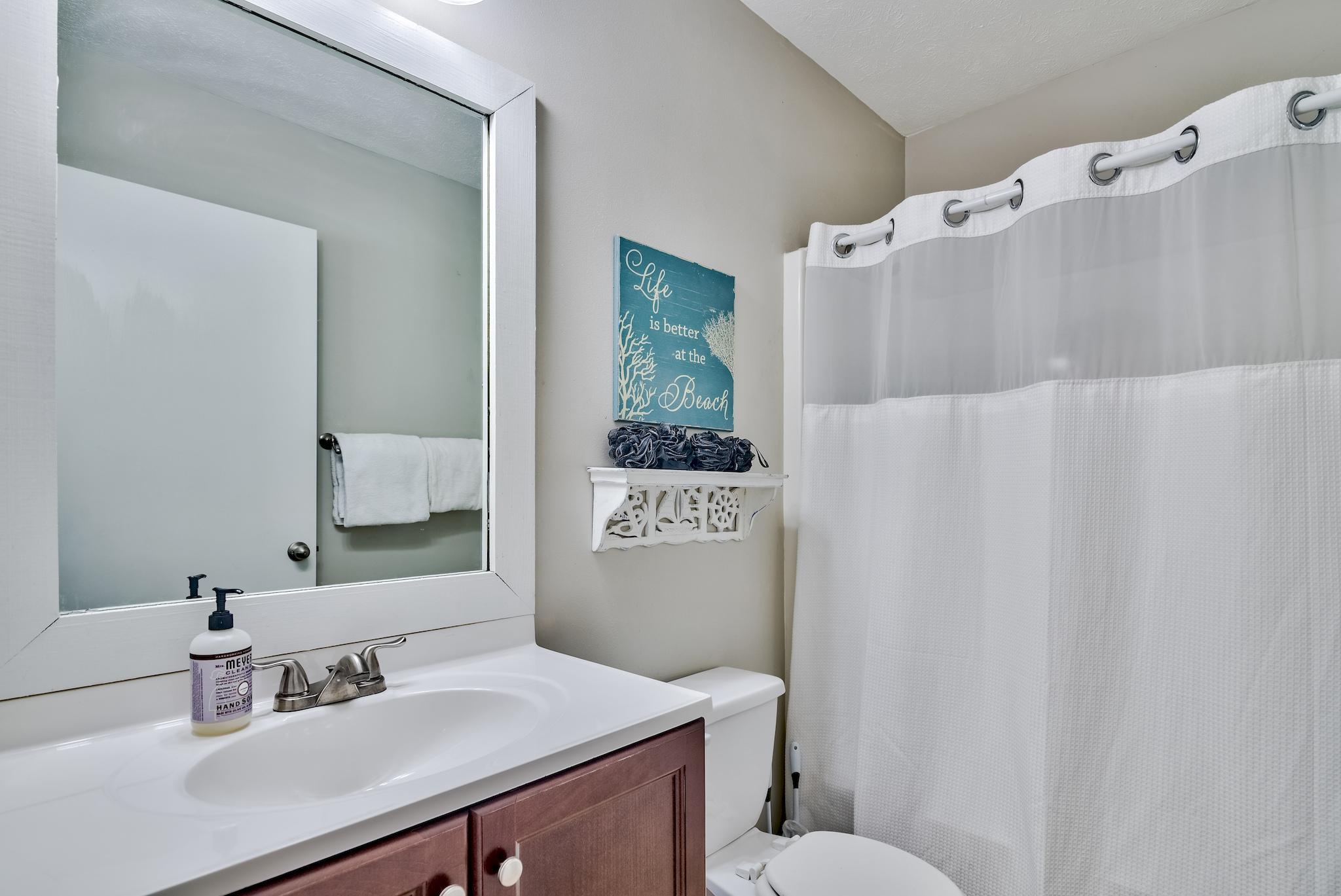 LANDINGS UNRECD THE - Residential