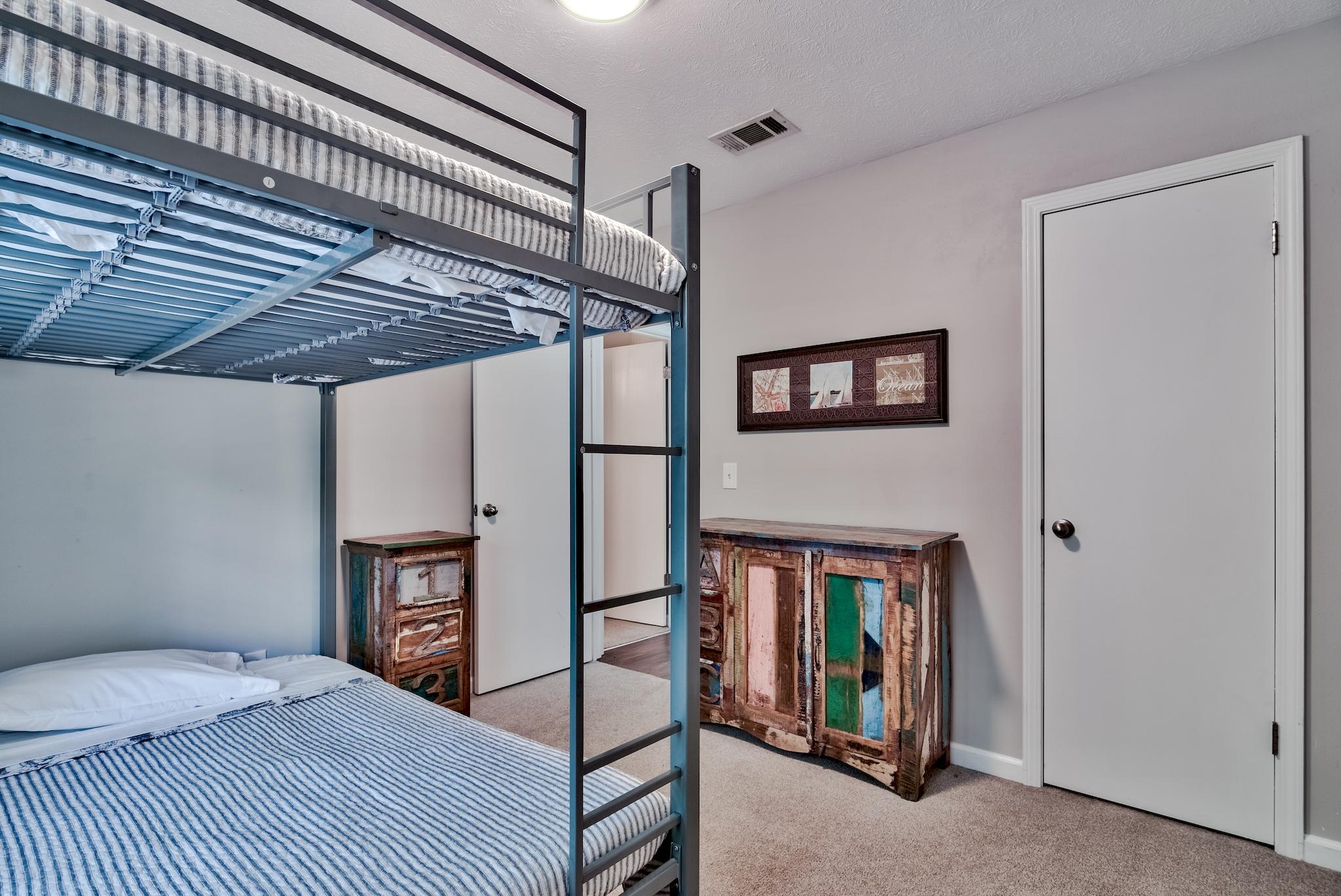 LANDINGS UNRECD THE - Residential