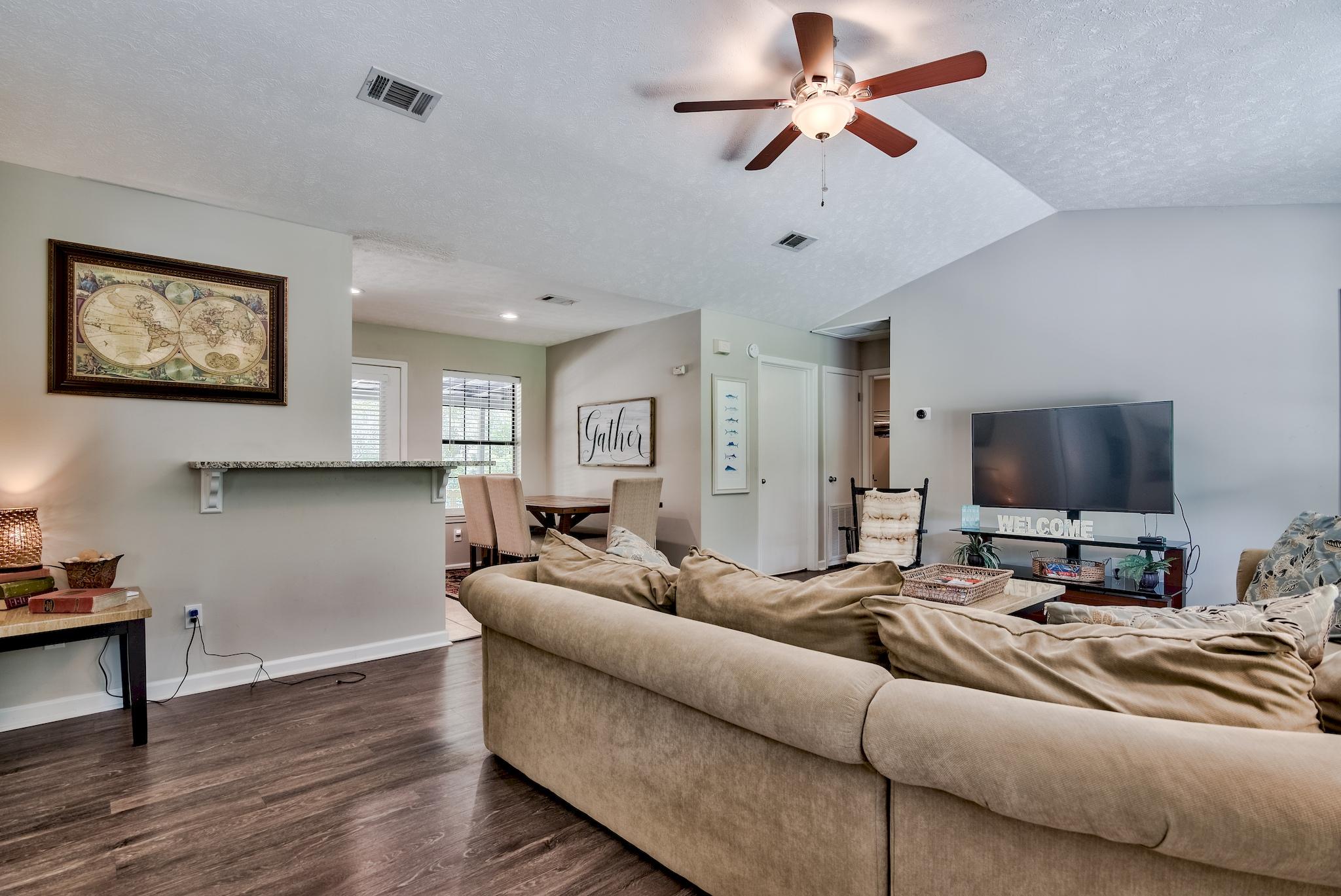 LANDINGS UNRECD THE - Residential