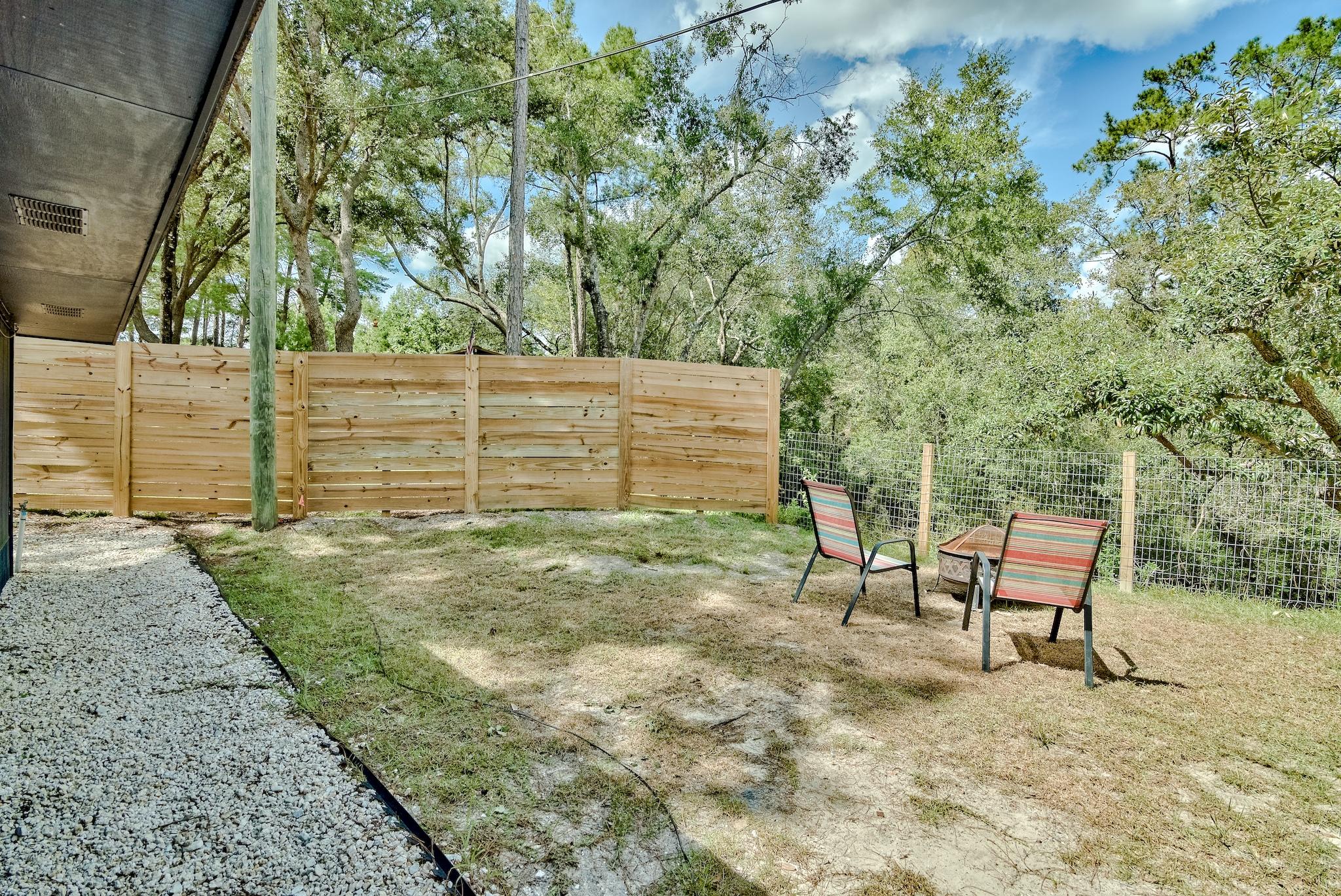 LANDINGS UNRECD THE - Residential