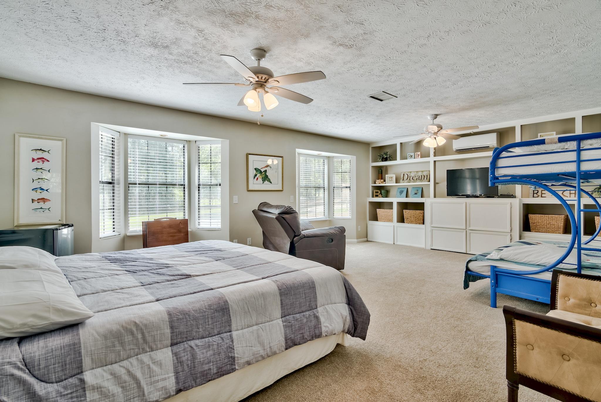 LANDINGS UNRECD THE - Residential