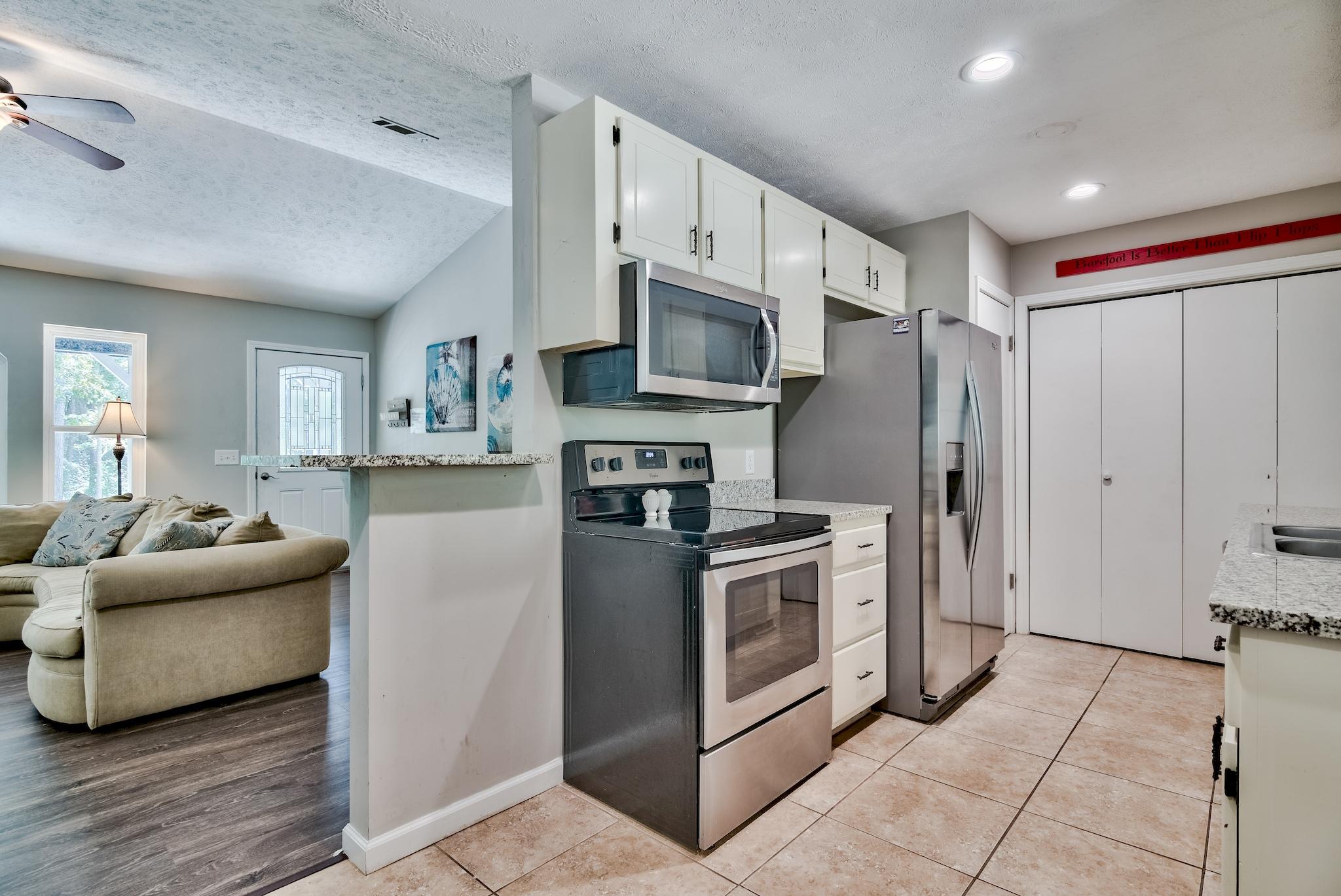 LANDINGS UNRECD THE - Residential