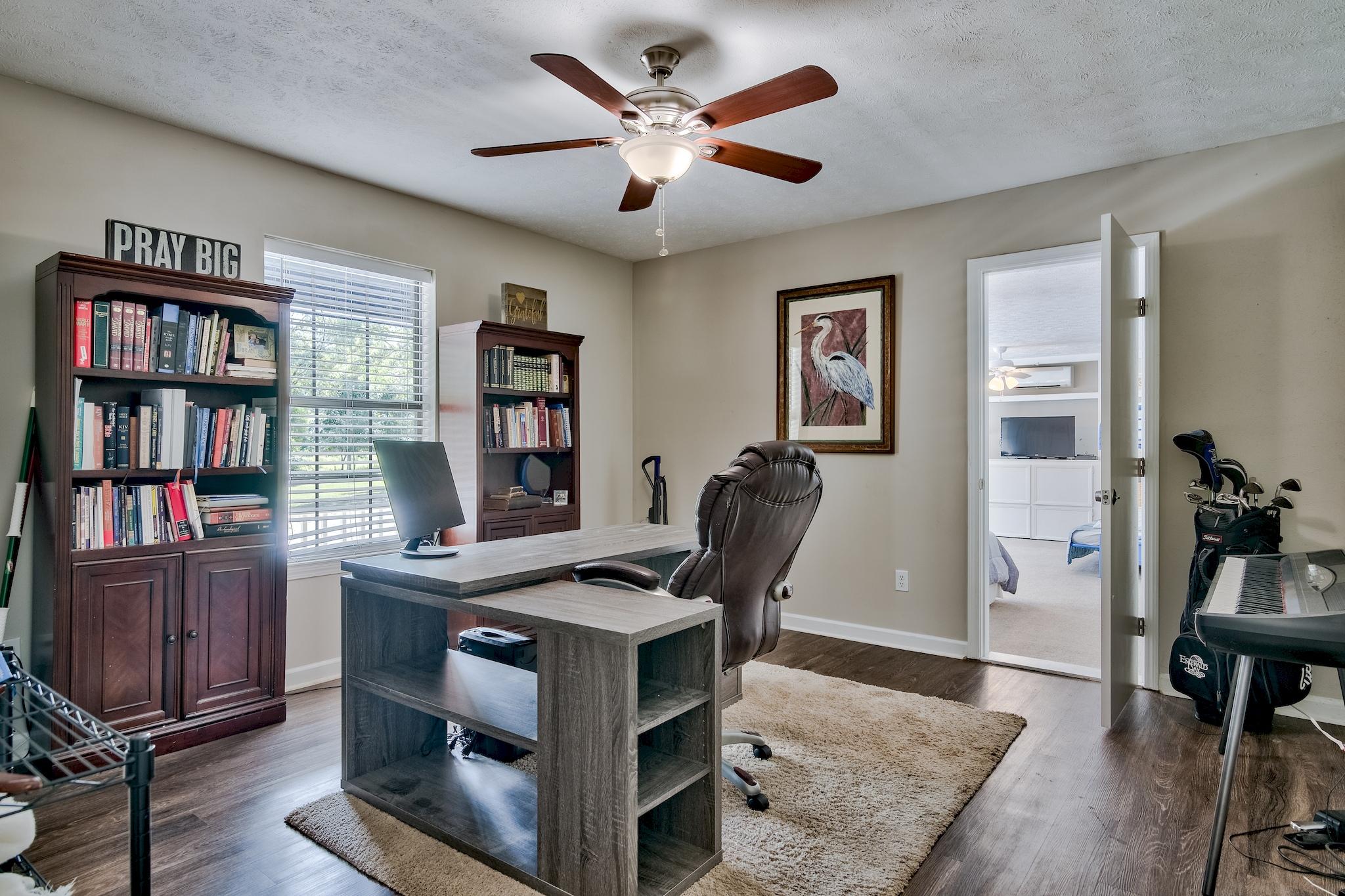 LANDINGS UNRECD THE - Residential