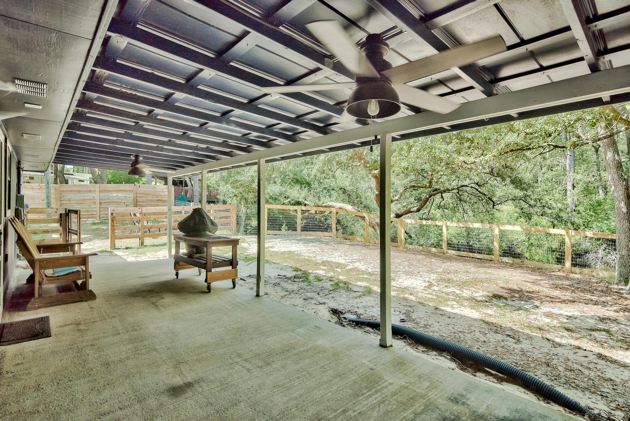 LANDINGS UNRECD THE - Residential