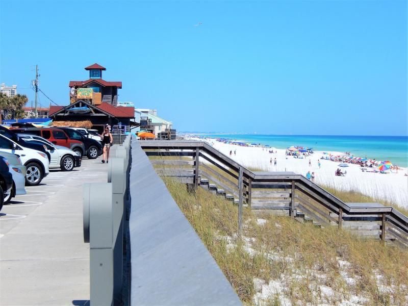 DRIFTWOOD DRIVE TOWNHOMES - Residential