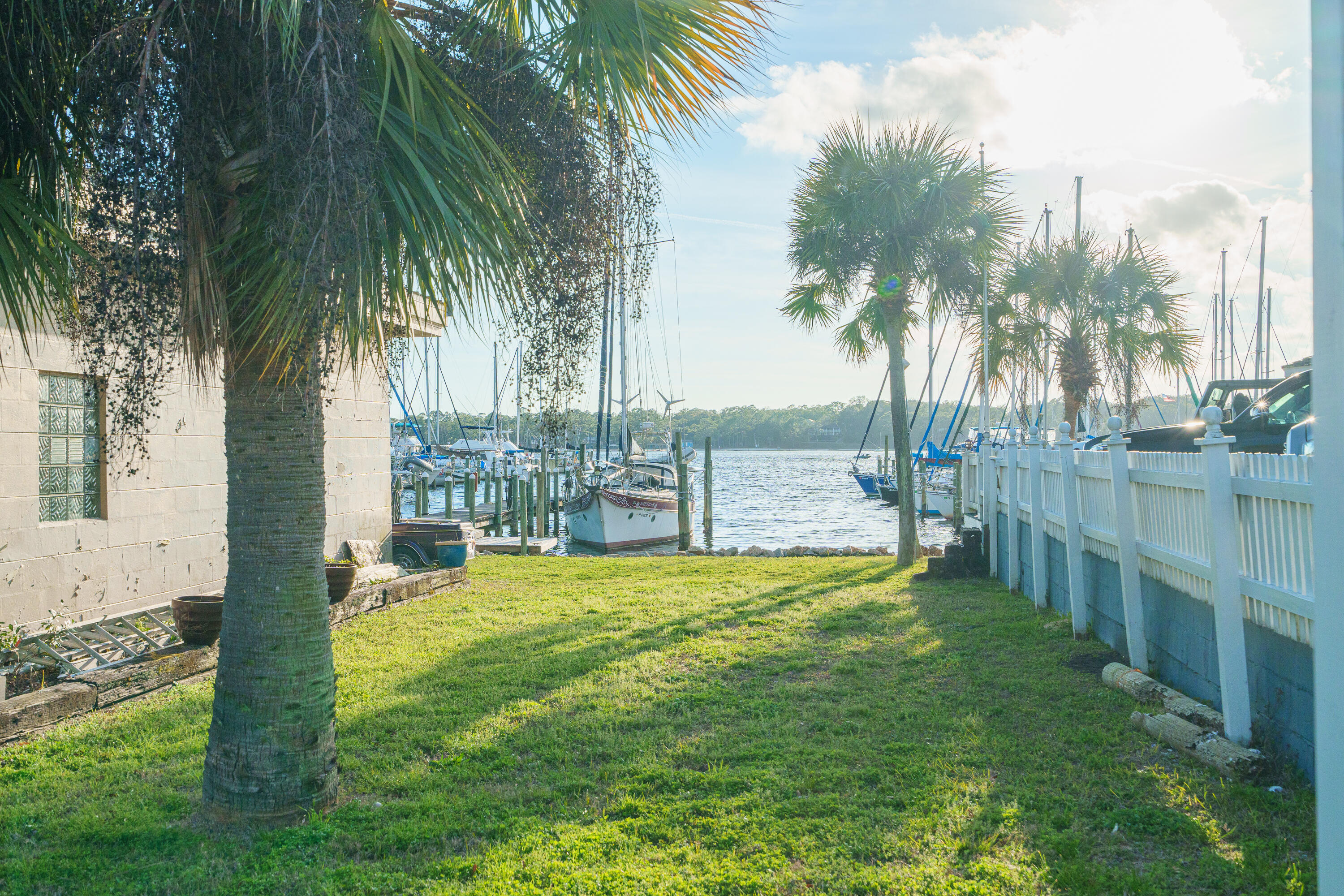 HELMS & ALLEN - Residential Lease