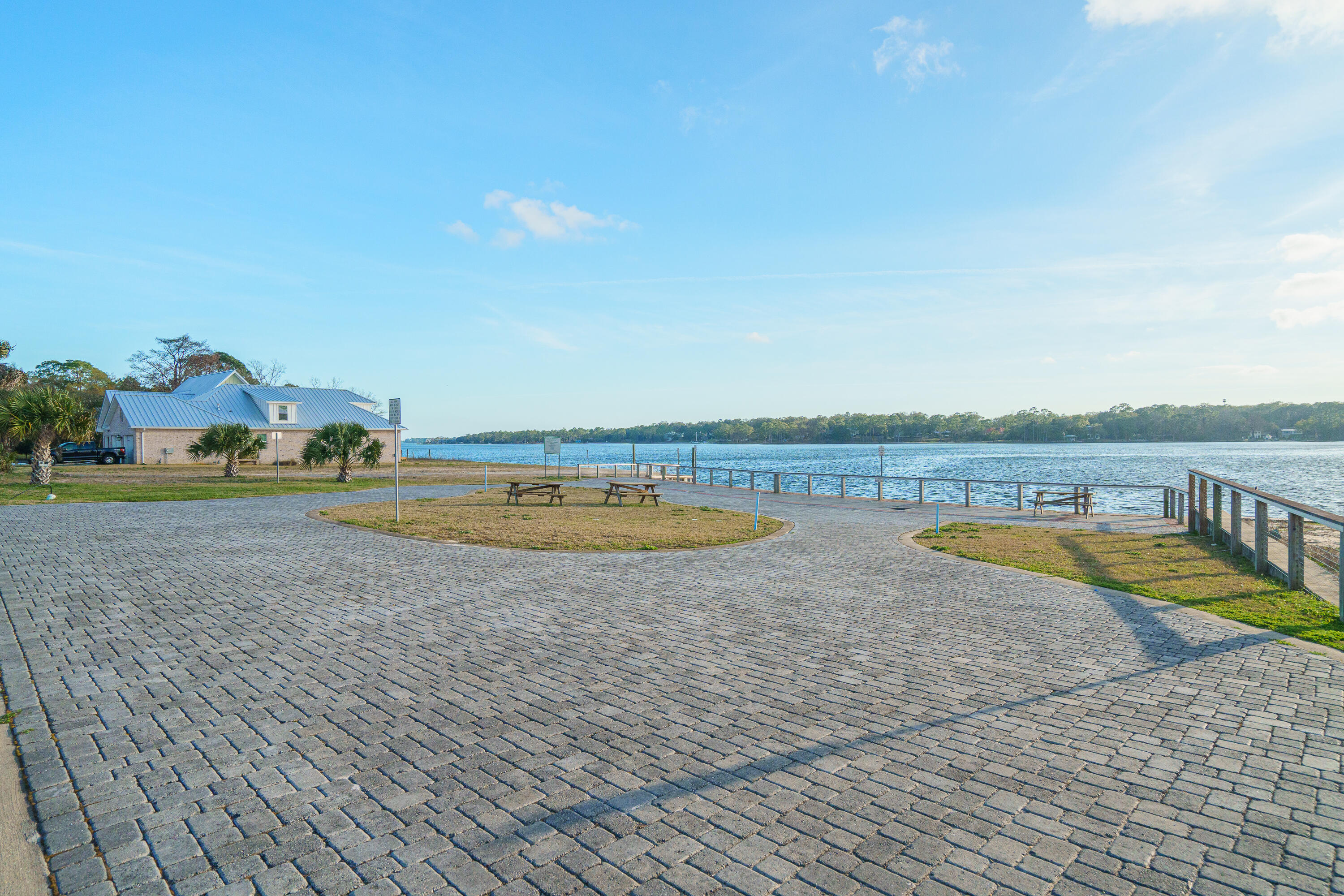 HELMS & ALLEN - Residential Lease