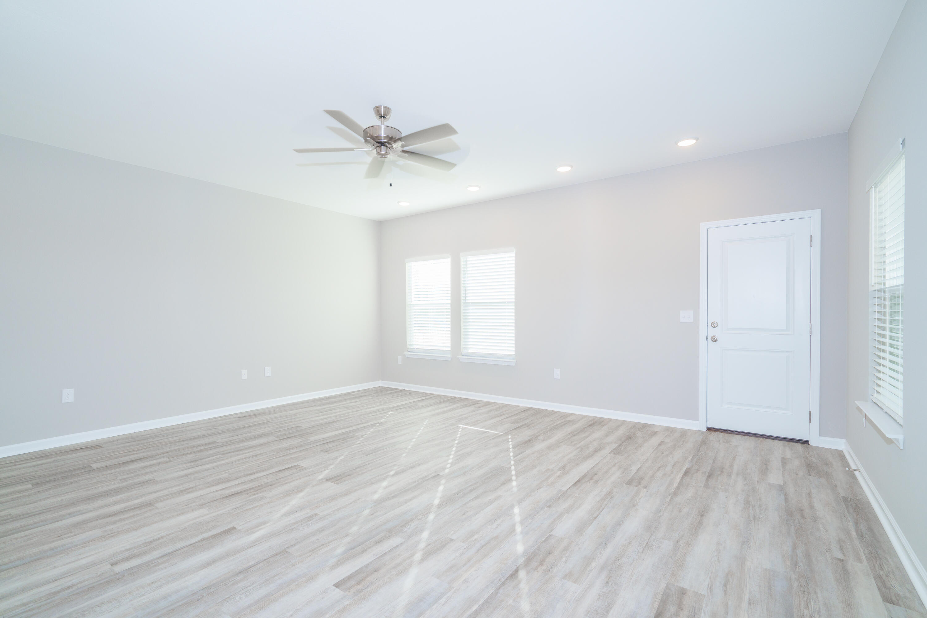 HELMS & ALLEN - Residential Lease