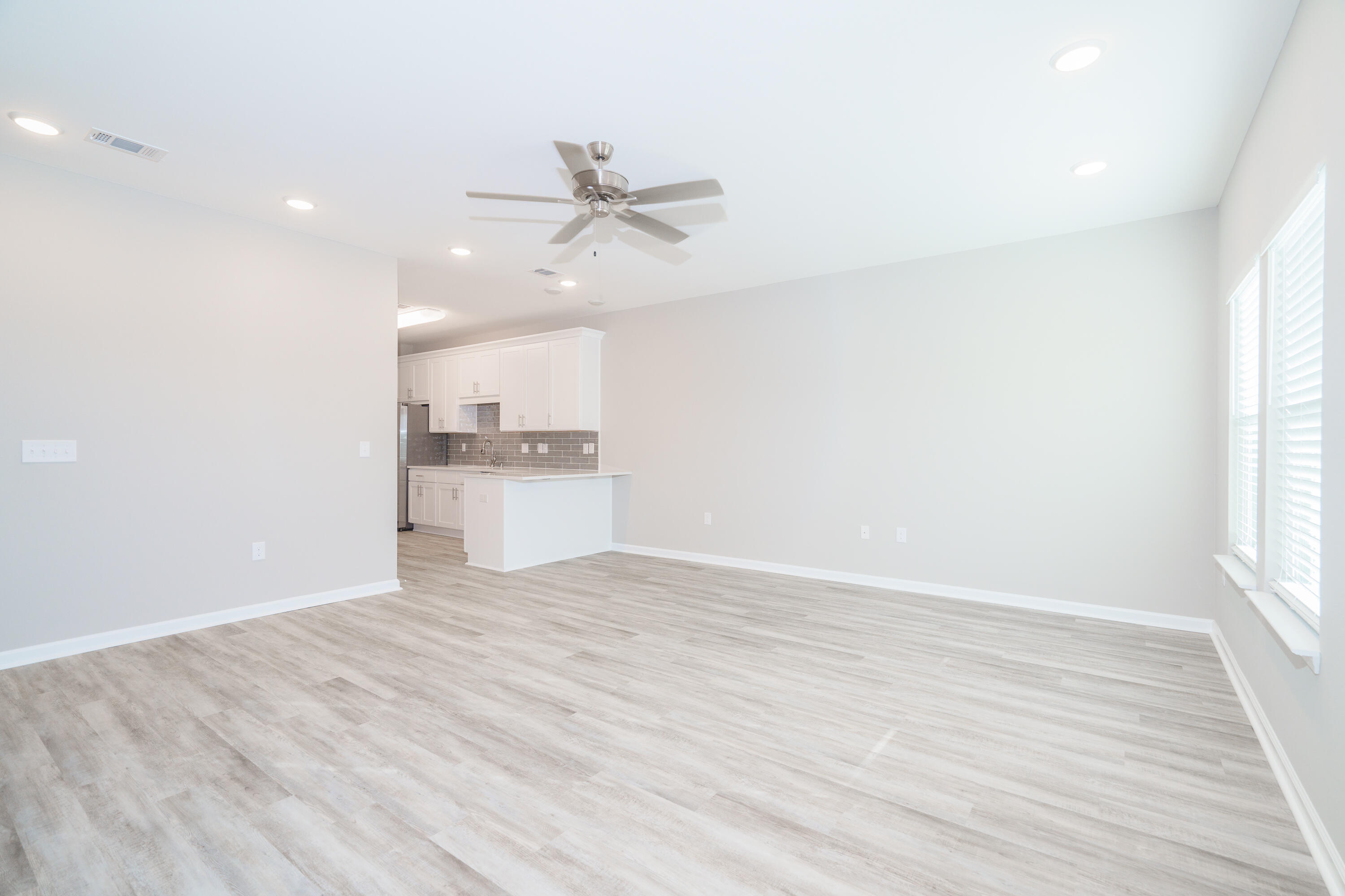 HELMS & ALLEN - Residential Lease