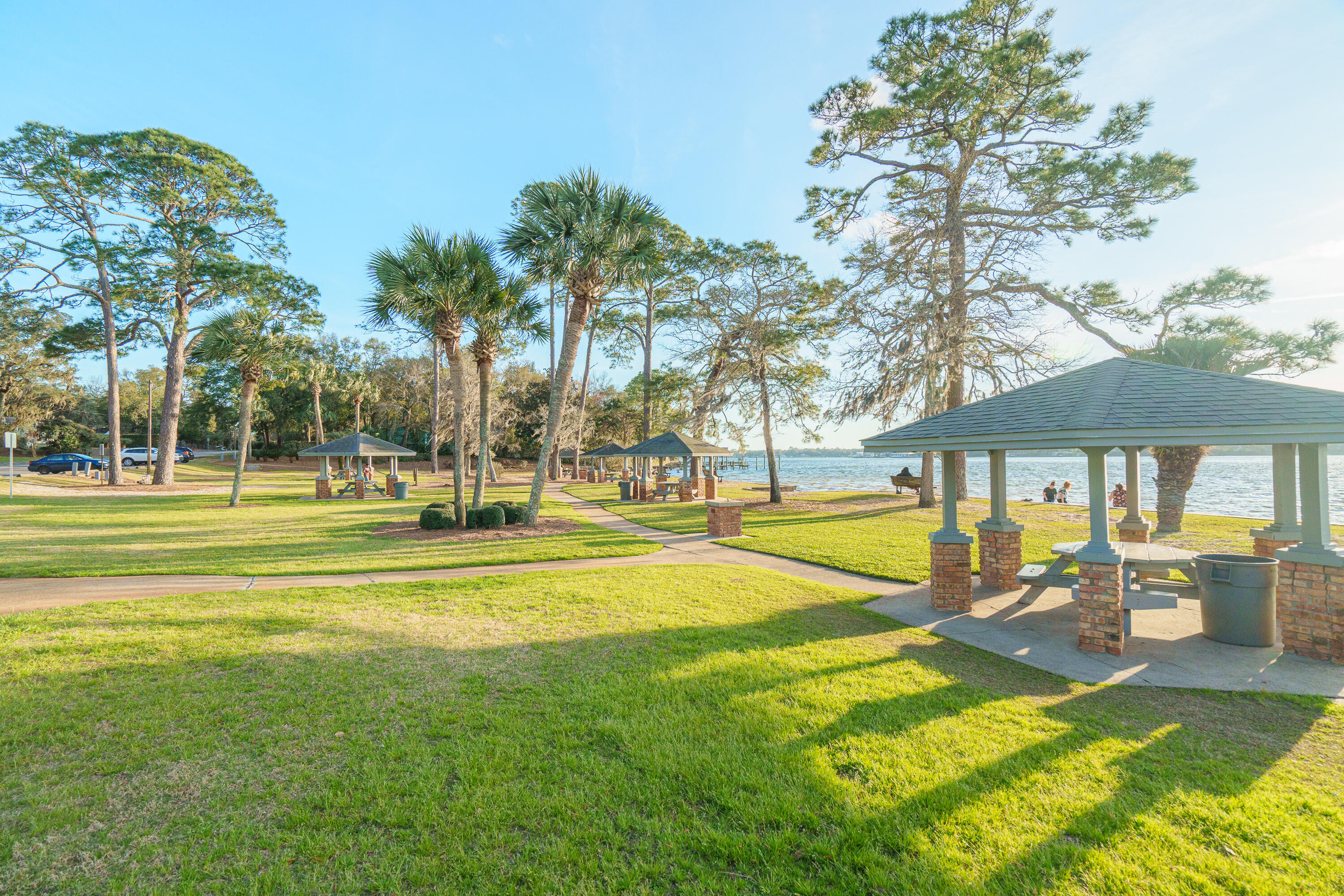 HELMS & ALLEN - Residential Lease