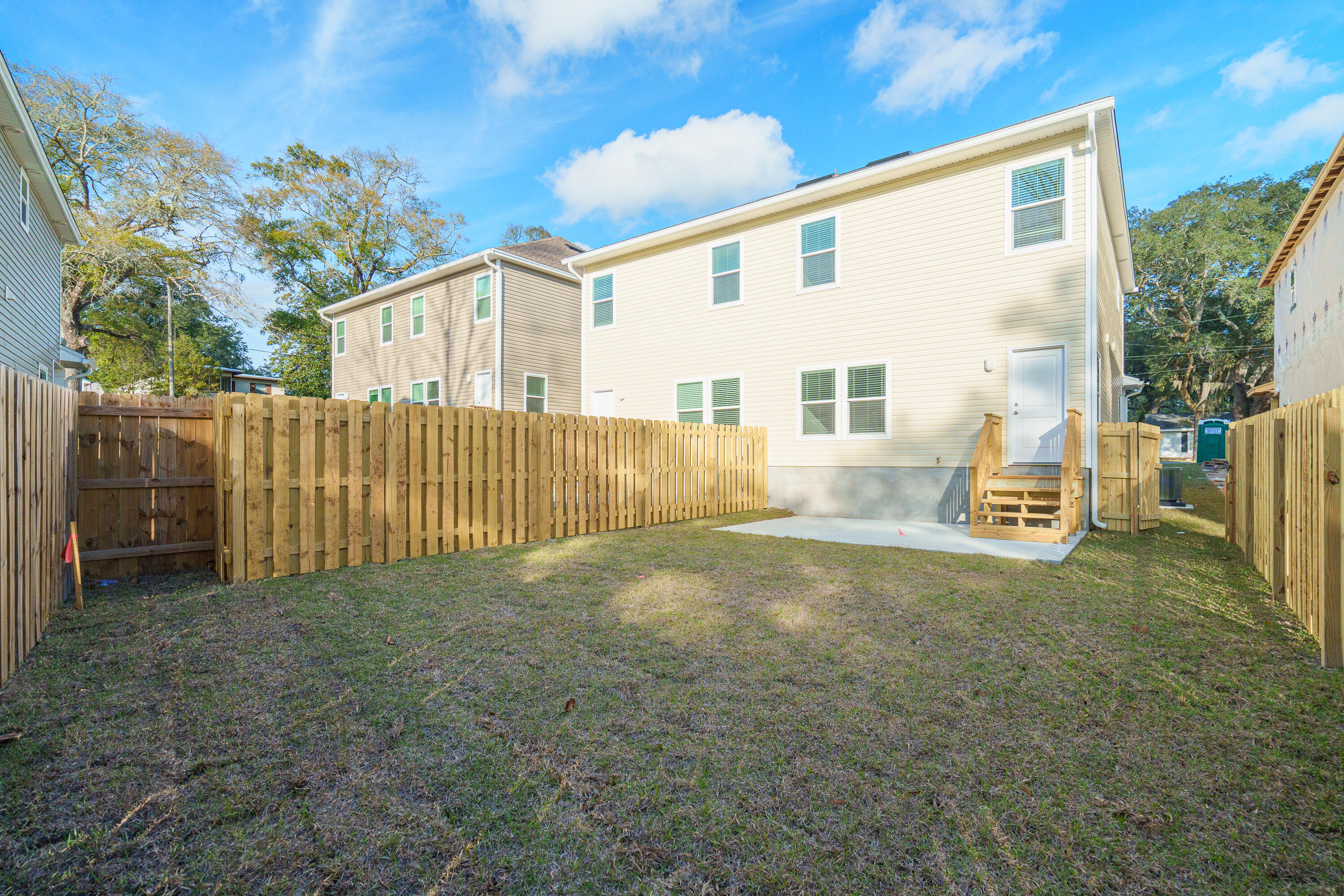 HELMS & ALLEN - Residential Lease