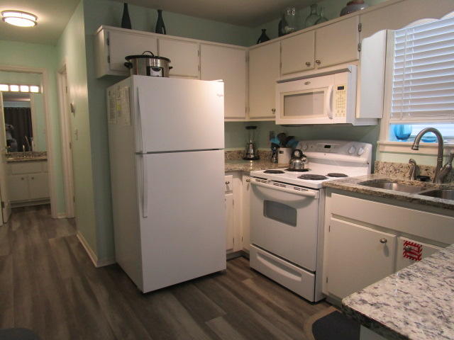 BEACHSIDE VILLAS CONDO - Residential