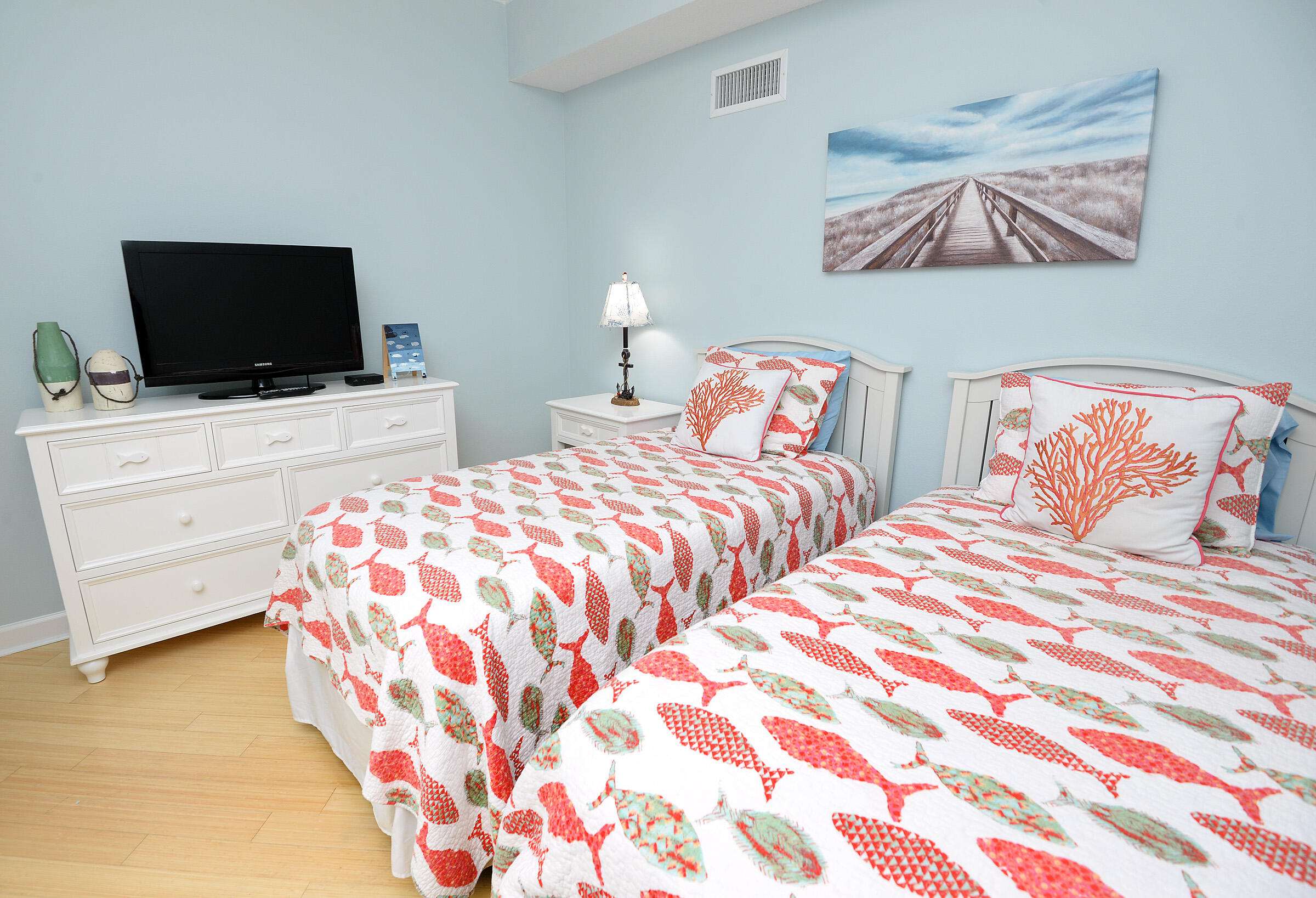 INN AT BLUE MOUNTAIN BEACH - Residential