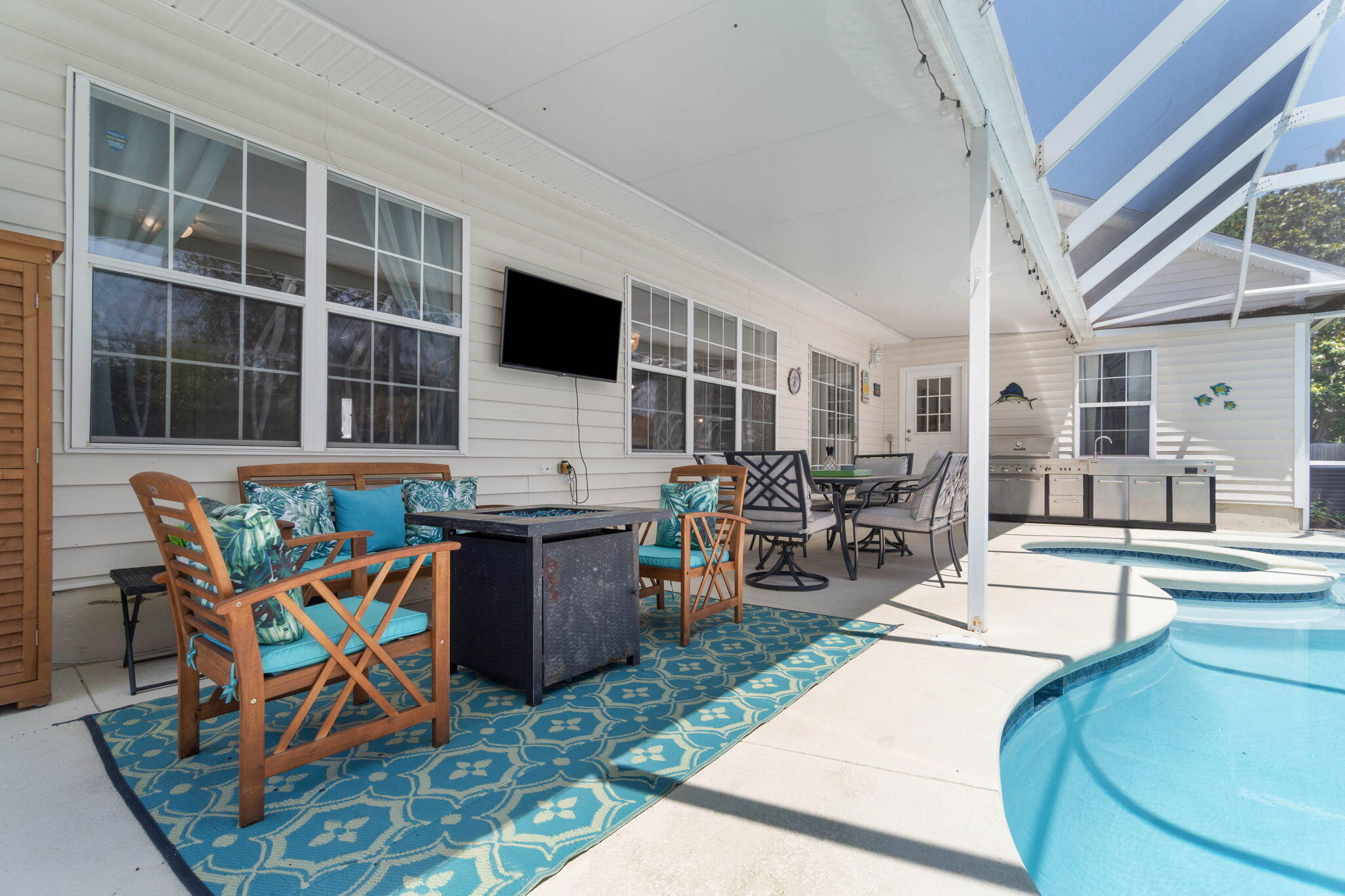 RAINTREE ESTATES - Residential