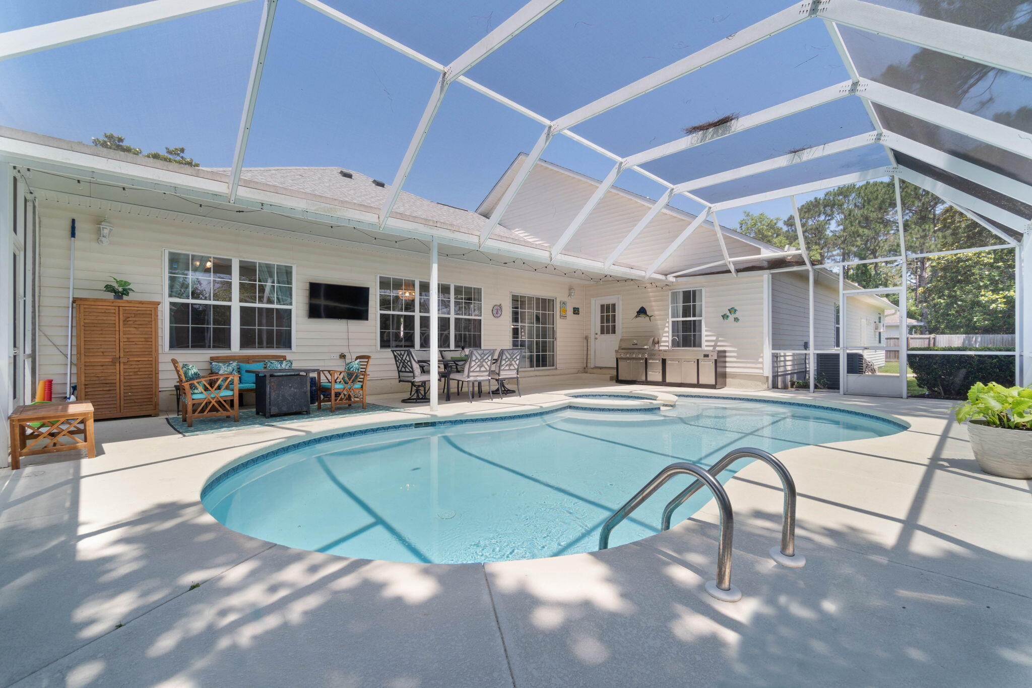 RAINTREE ESTATES - Residential