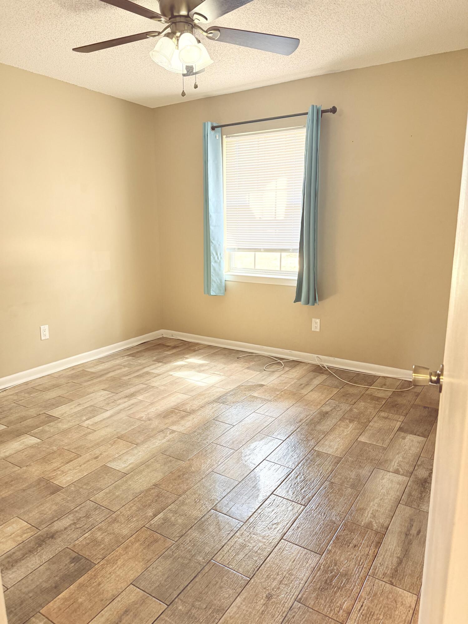 PORT DIXIE - Residential Lease