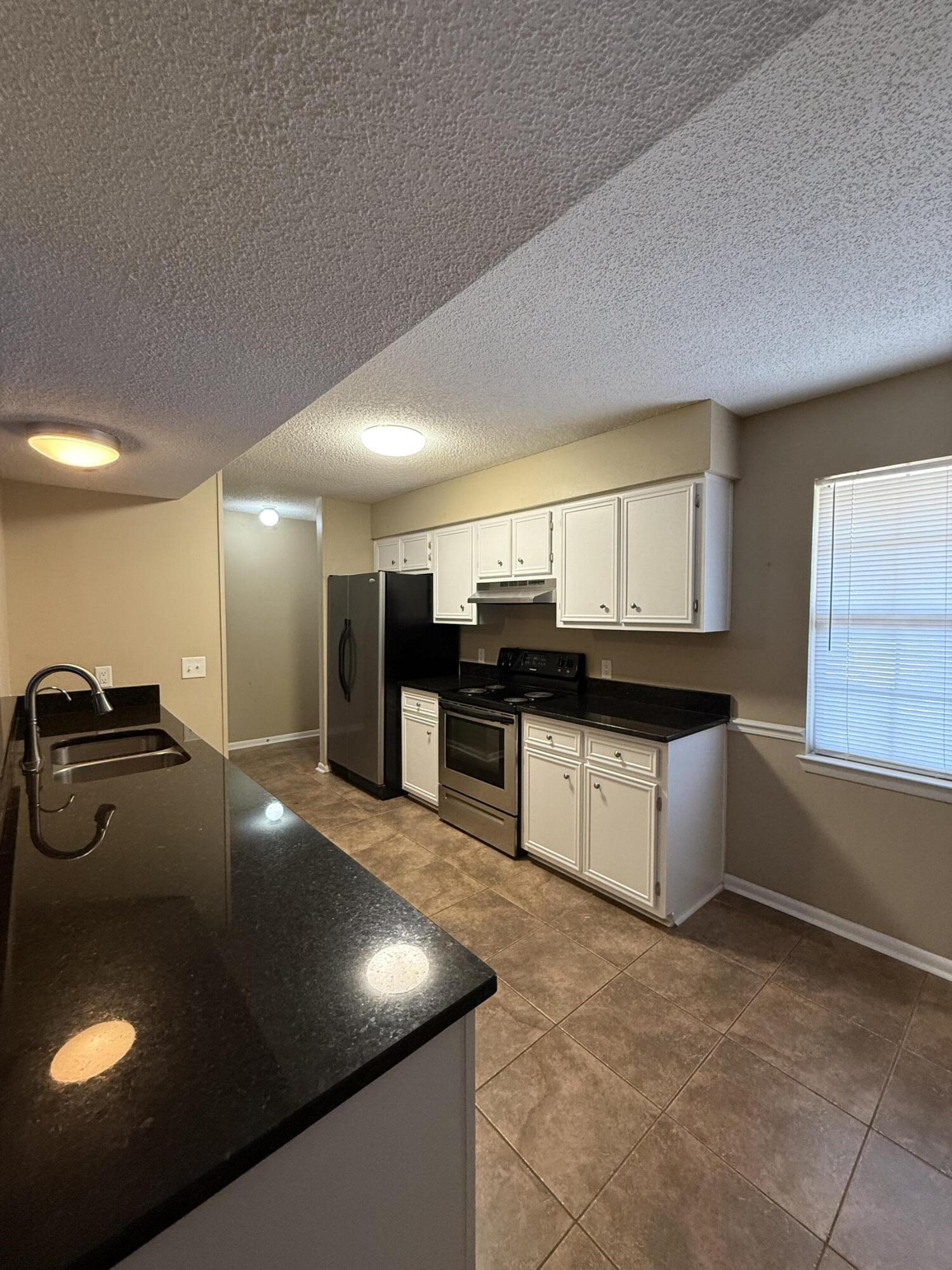 PORT DIXIE - Residential Lease