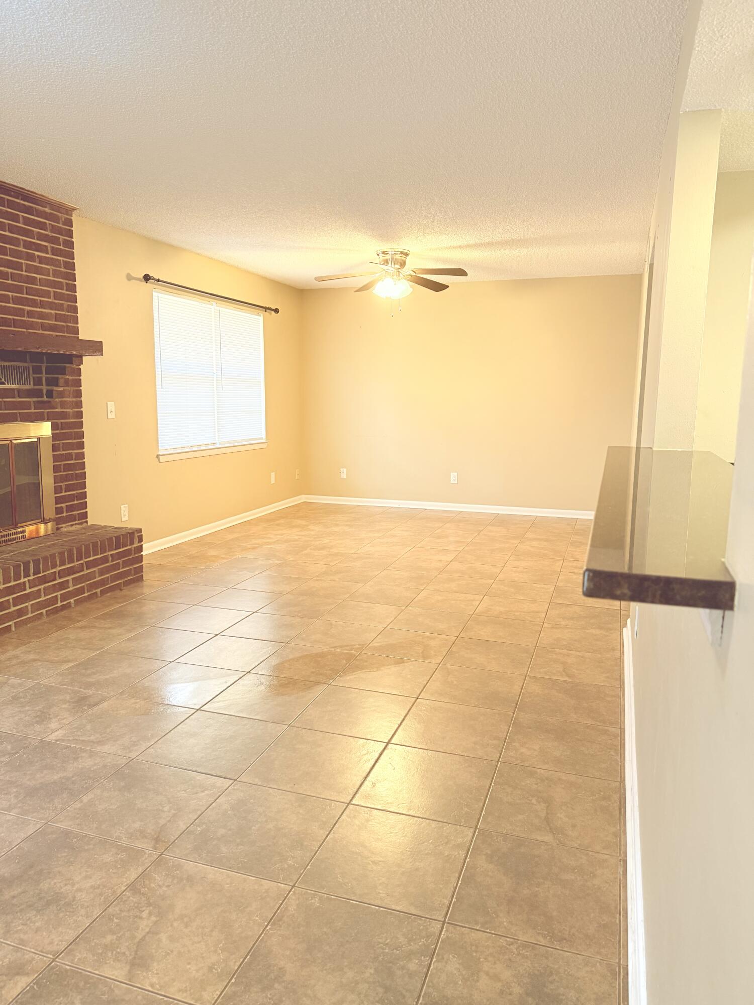 PORT DIXIE - Residential Lease
