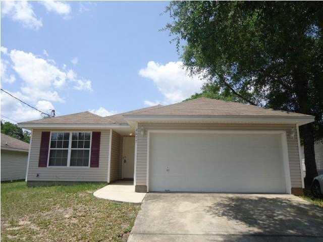 *Available July 9th!*Located in a convenient area of Crestview, this home has a spacious design with 10 foot ceilings, split bedroom floorplan and trey ceiling in dining area and master bedroom. The master bedroom has a walk-in closet, marble vanity and extra linen closet. There are also extra linen closets in the additional bathroom and utility room. All three bedrooms and living/family room have carpet. Pets considered with owner approval. Tenant to verify all data.Please contact Sound Choice Real Estate to scheduled a showing.