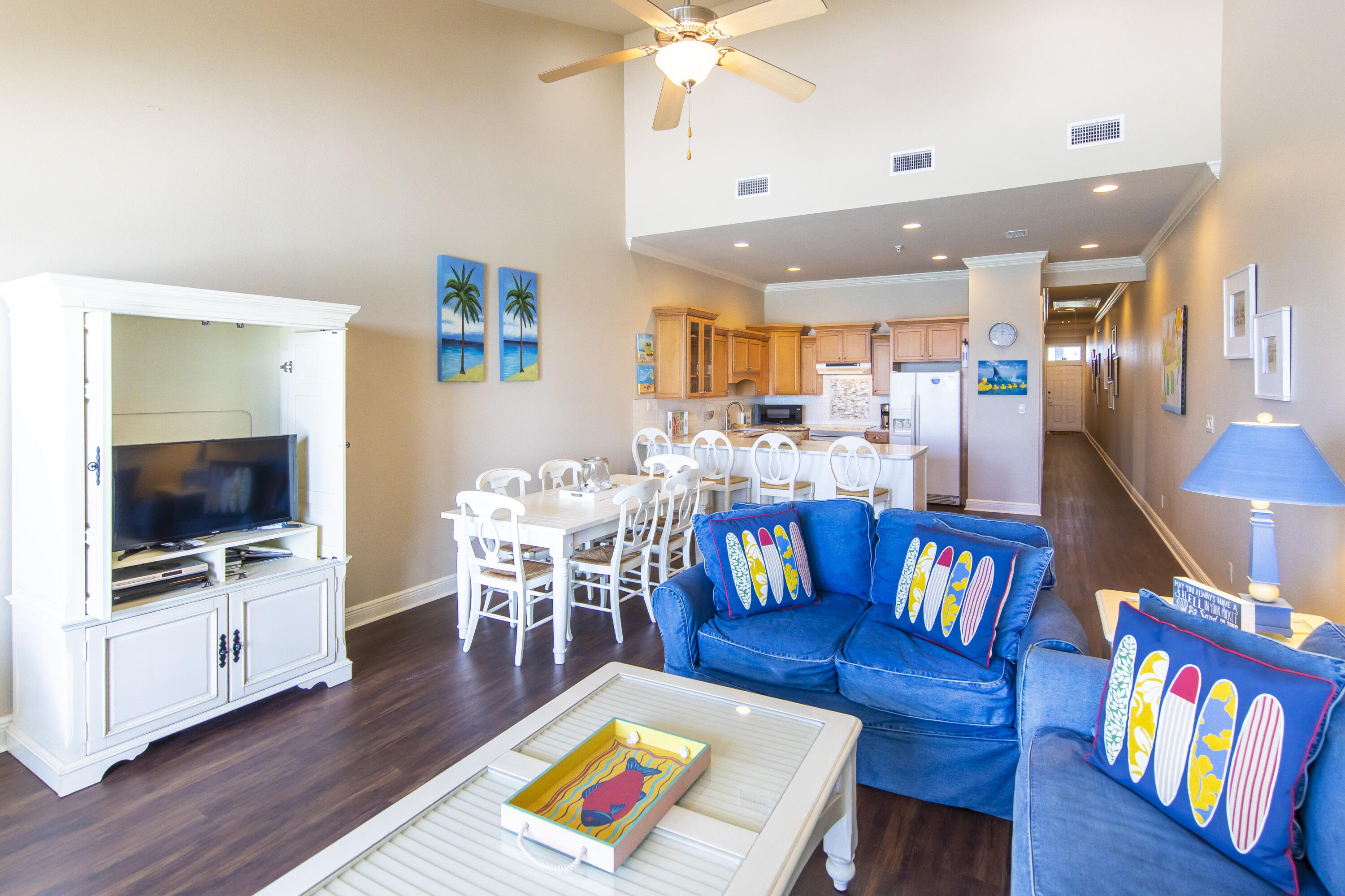 JOURNEYS END CONDO - Residential