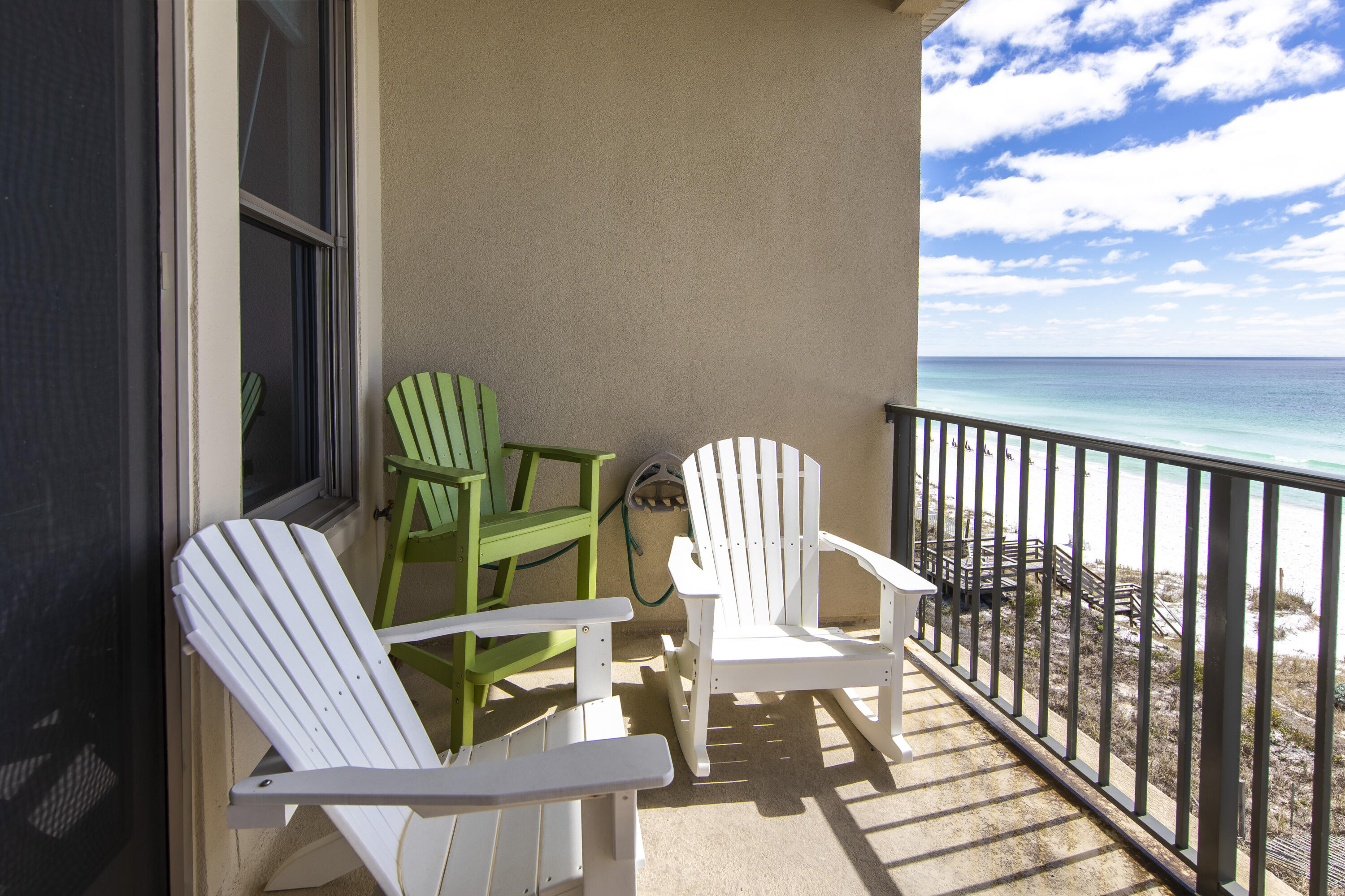 JOURNEYS END CONDO - Residential