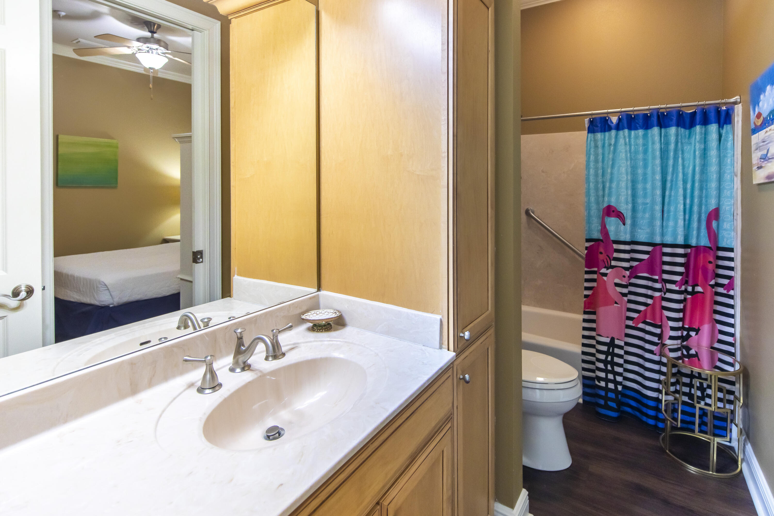 JOURNEYS END CONDO - Residential