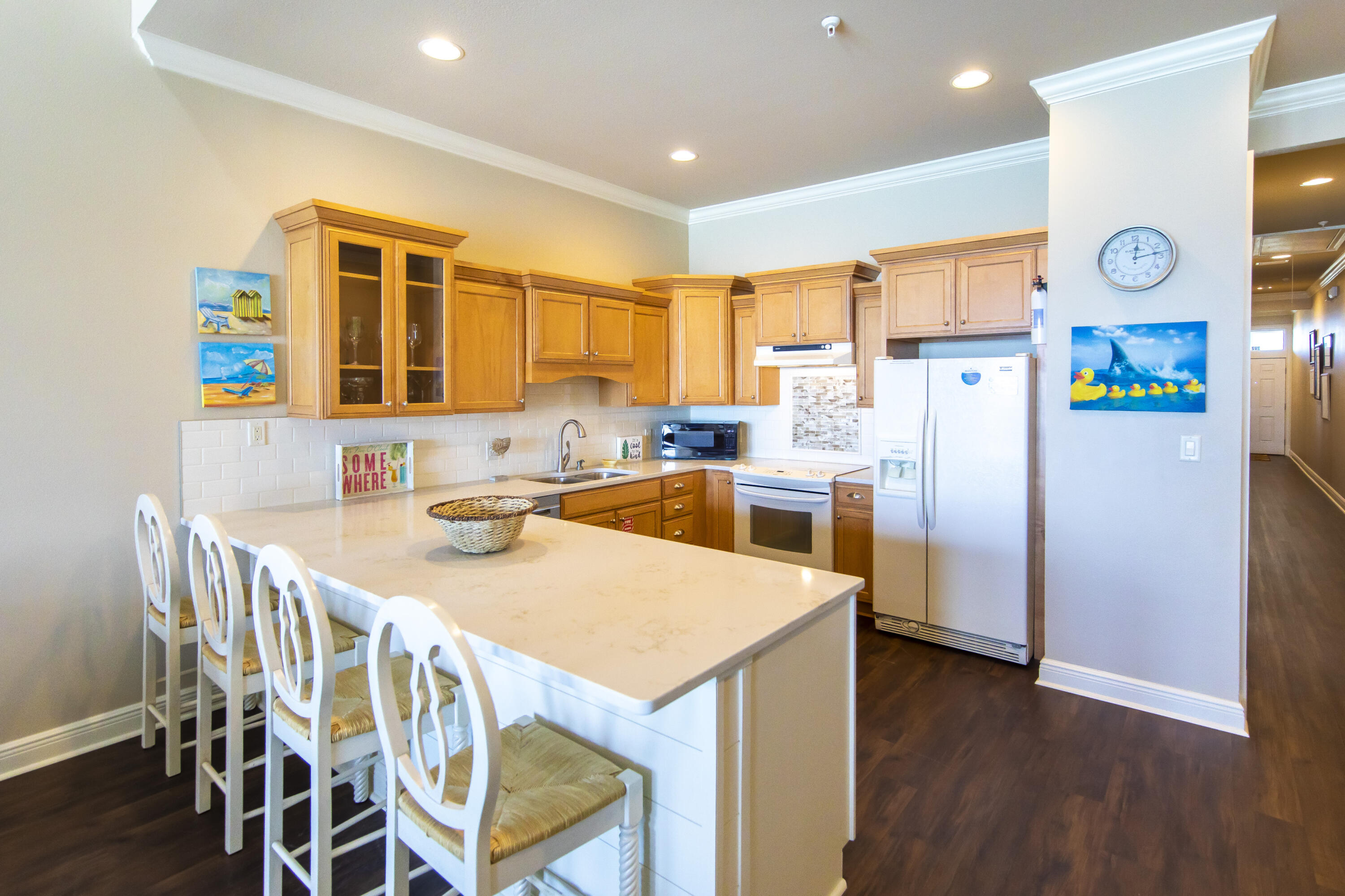 JOURNEYS END CONDO - Residential