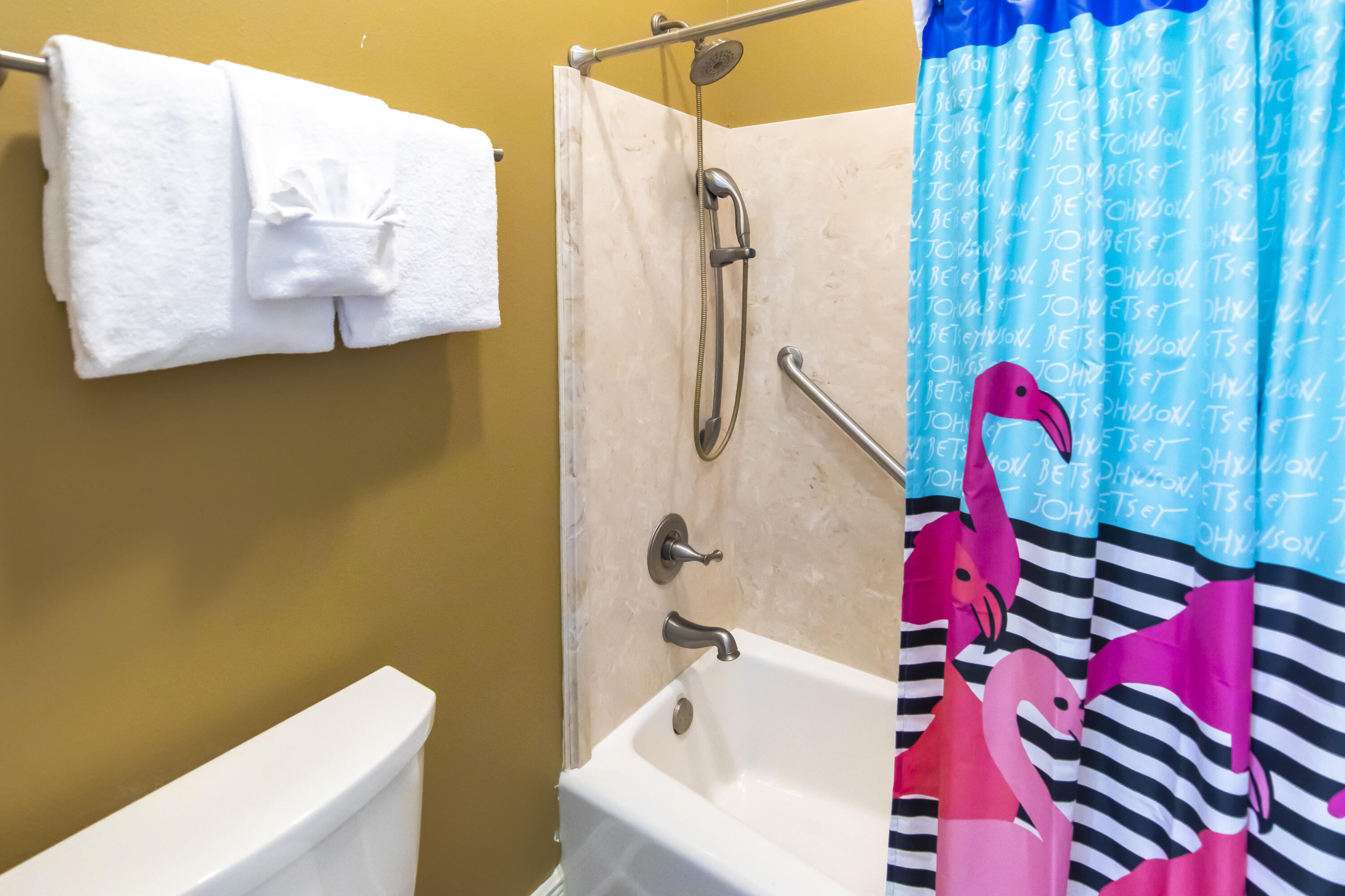 JOURNEYS END CONDO - Residential