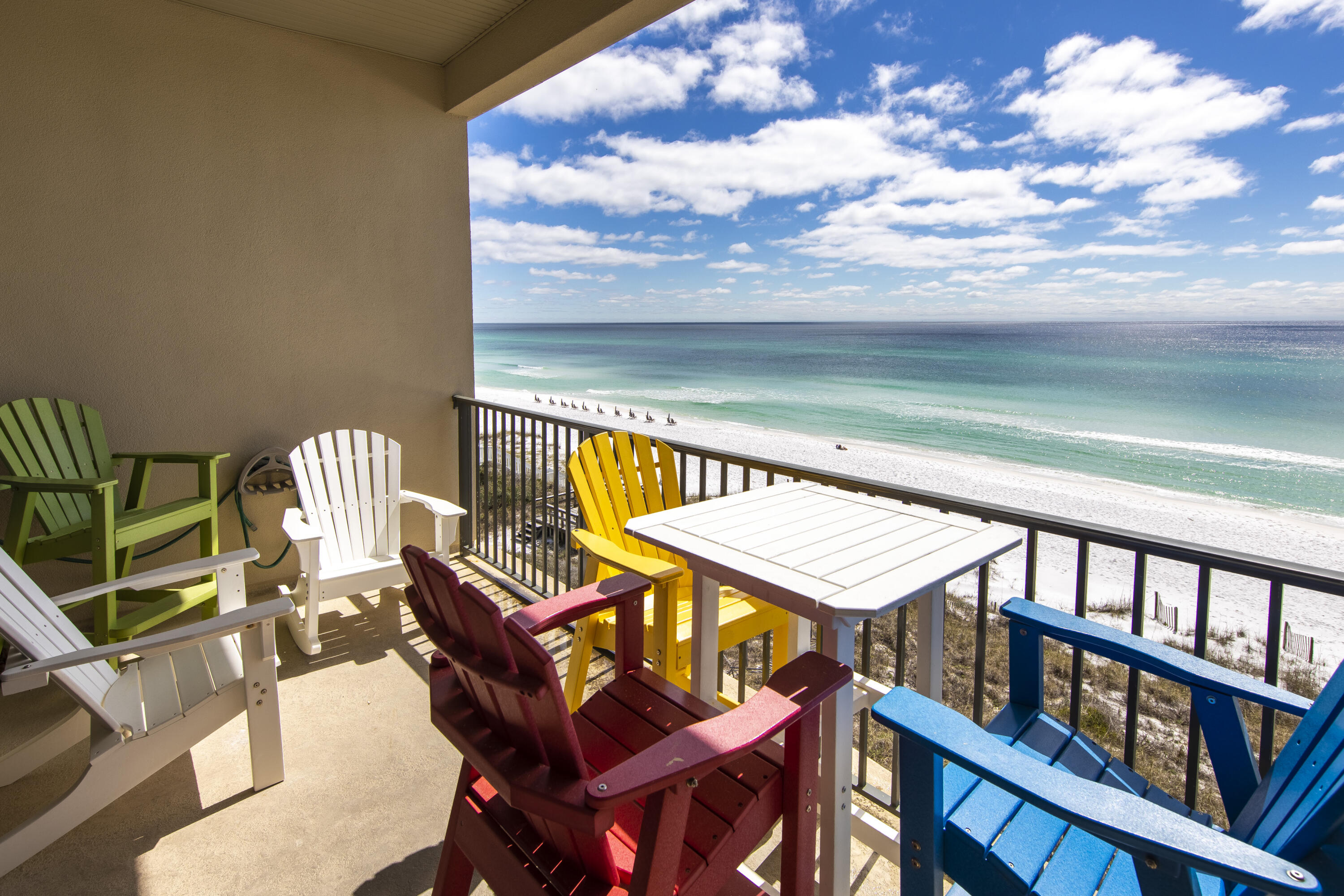 JOURNEYS END CONDO - Residential