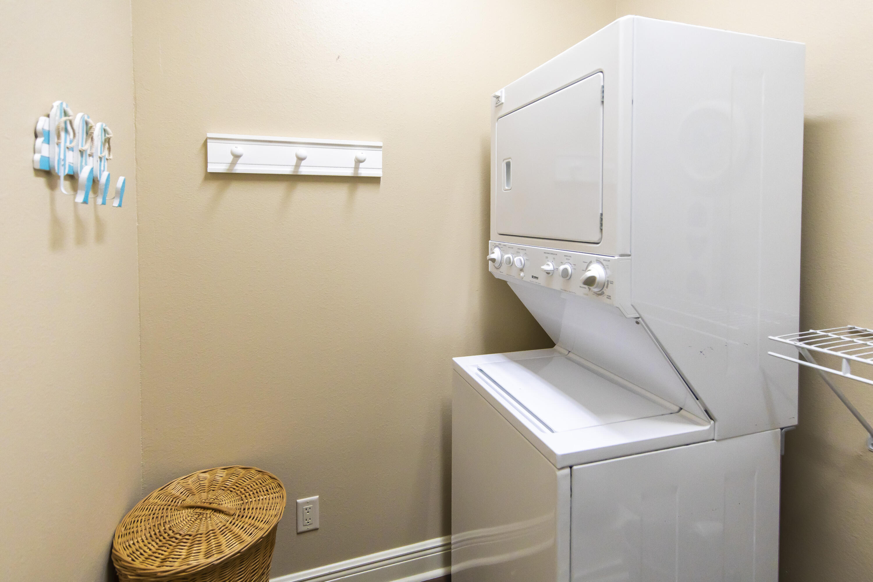 JOURNEYS END CONDO - Residential